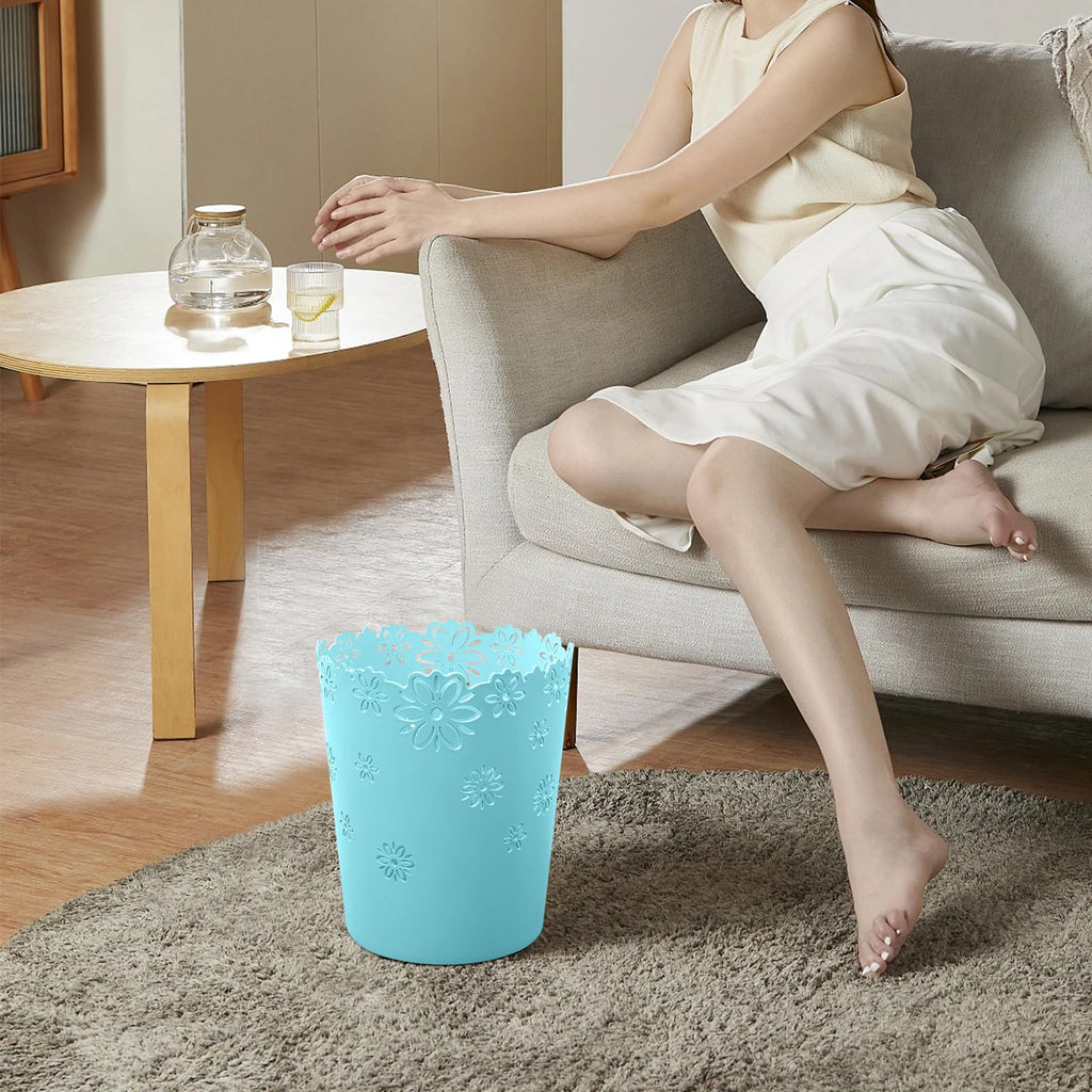 Mini Wastebasket Small Trashcan Room Decor Hollow Flower Shape Plastic Lidless Round Garbage Container Bin for Bathroom, Kitchen, Bedroom, Home Office, College Dormitory