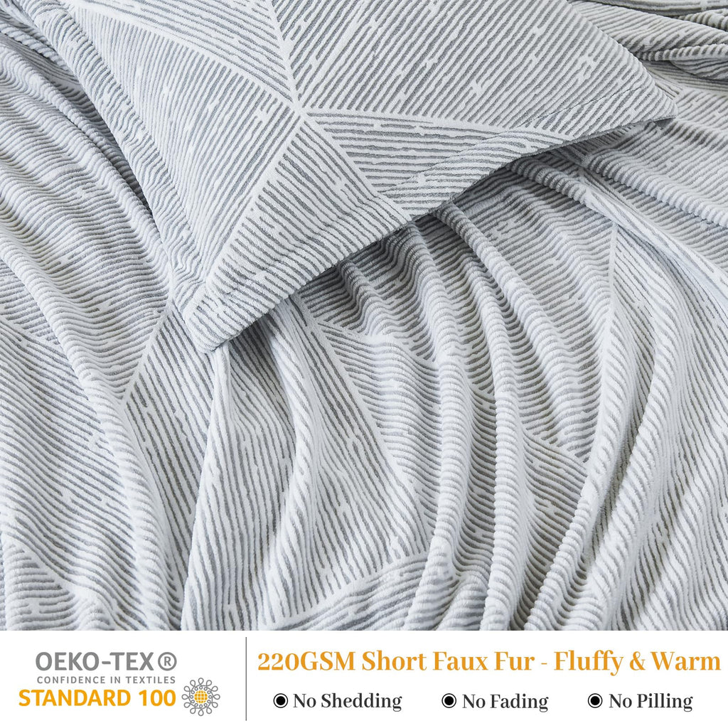 Faux Fur Pillow Cases Set of 2, Luxury Ultra Soft Fuzzy Pillowcases, Fluffy Plush Velvet Pillow Covers with Zipper, Cozy Warmth and No Shedding