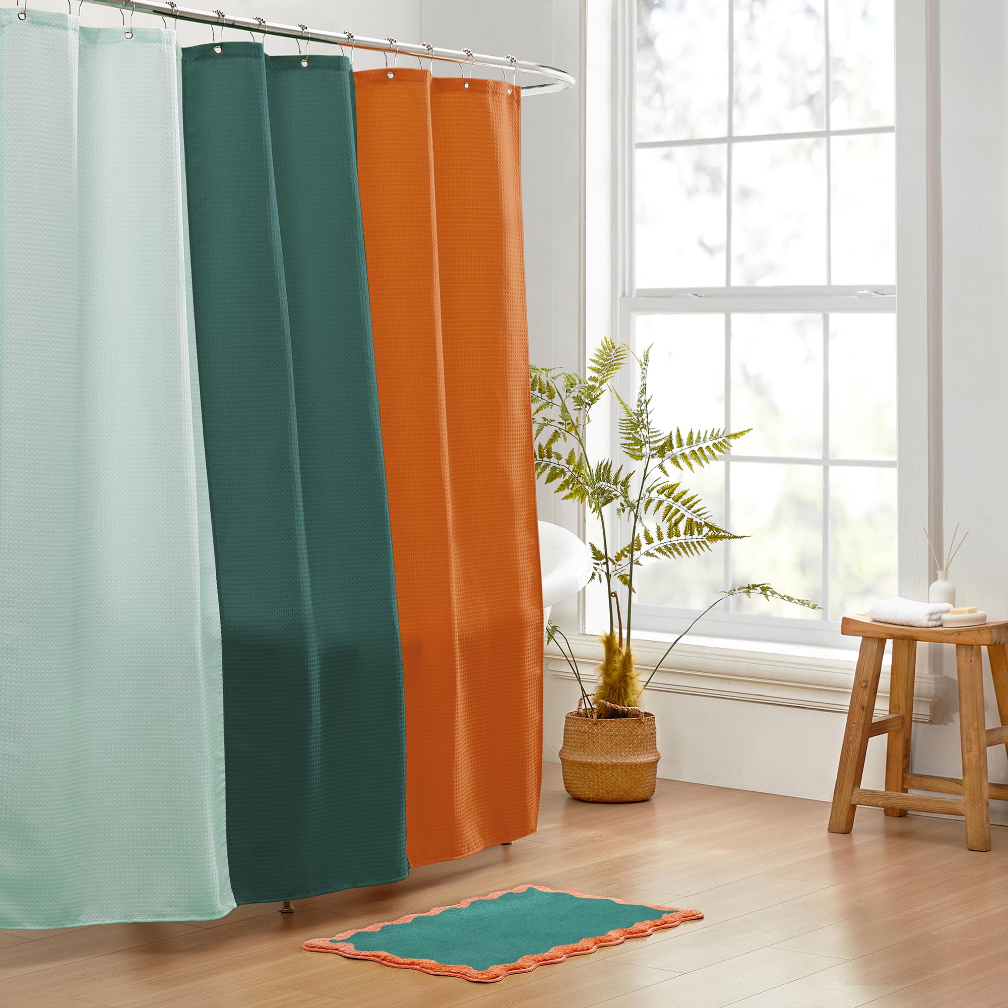 Wavy Bath Mat with Scalloped Ripple Design, Microfiber Absorbent Non Slip Tufted Rug