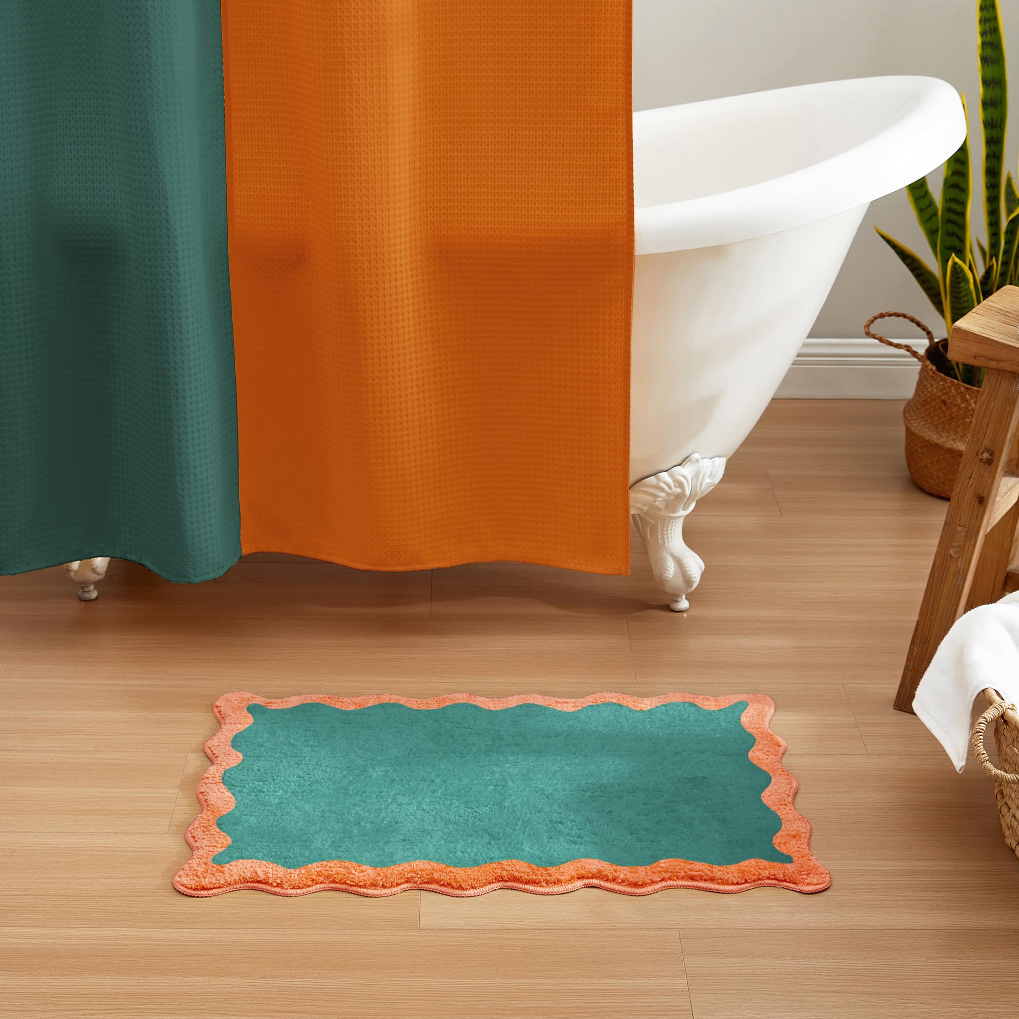 Wavy Bath Mat with Scalloped Ripple Design, Microfiber Absorbent Non Slip Tufted Rug