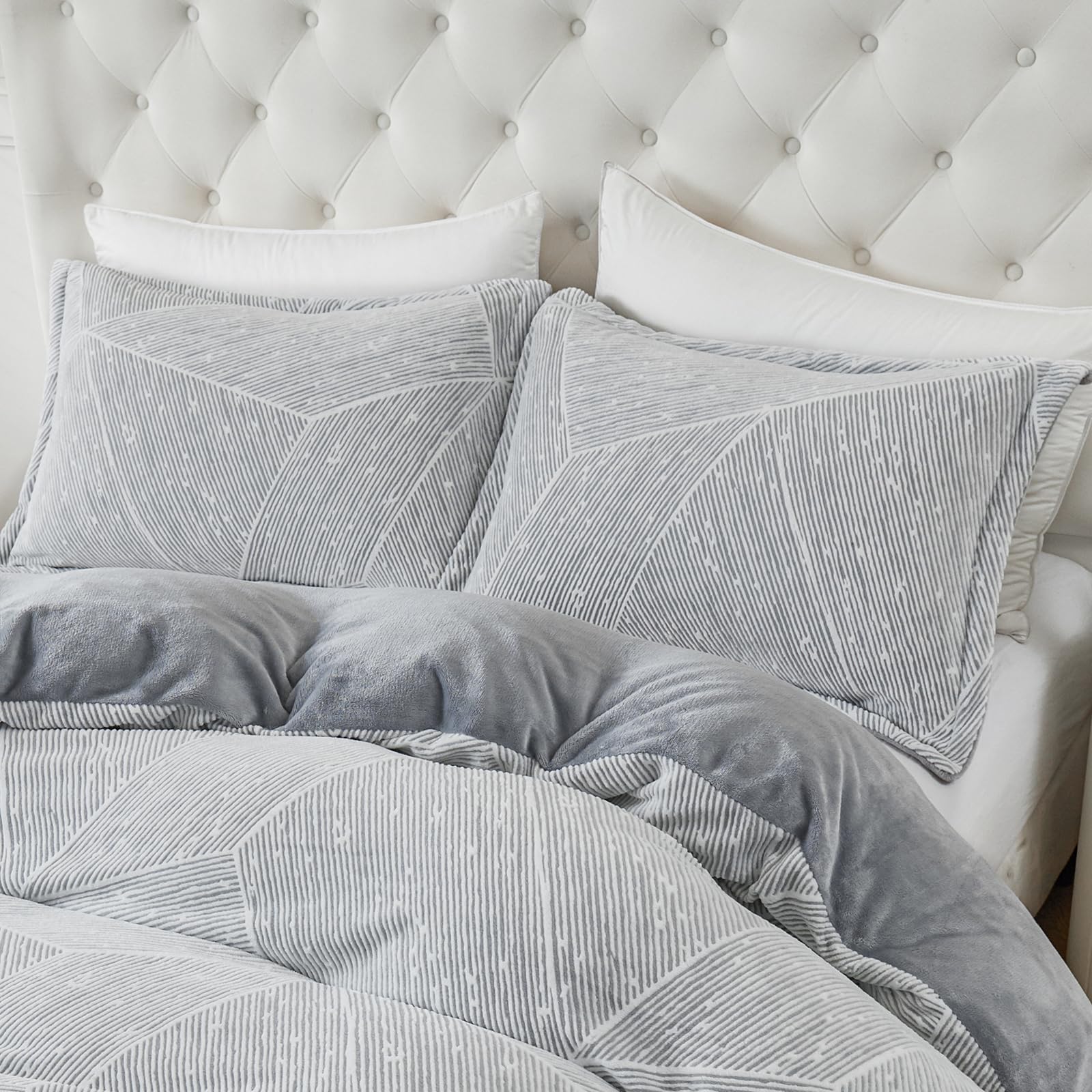 Faux Fur Pillow Cases Set of 2, Luxury Ultra Soft Fuzzy Pillowcases, Fluffy Plush Velvet Pillow Covers with Zipper, Cozy Warmth and No Shedding