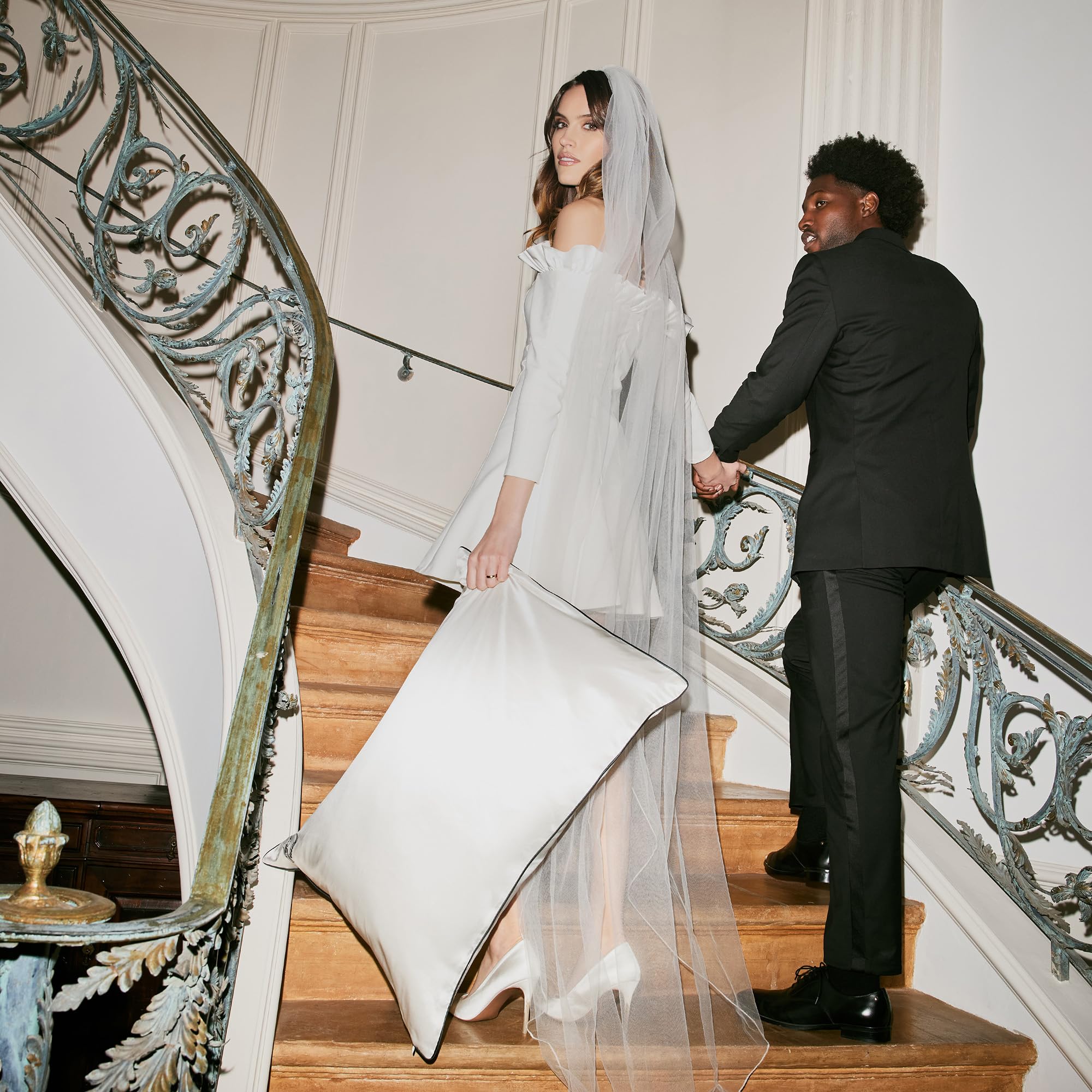 Pure Silk Pillow Case with Scalloped Edge - 100% Pure 22 Momme Mulberry Silk - Queen Size Standard Pillow Case - Anti-Aging, Anti-BedHead, Anti-Sleep Crease, Sunshade (20" x 30")