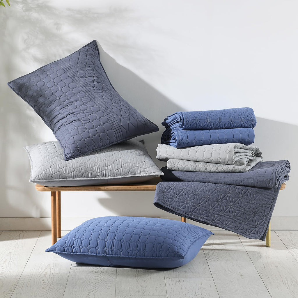 Quilt Size Lightweight Quilt for Summer Ultra-Soft Microfiber Modern Style Quilted Clouds Pattern Bedspread Quit Set 3 Pieces(1 Quilt and 2 Pillow Shams)