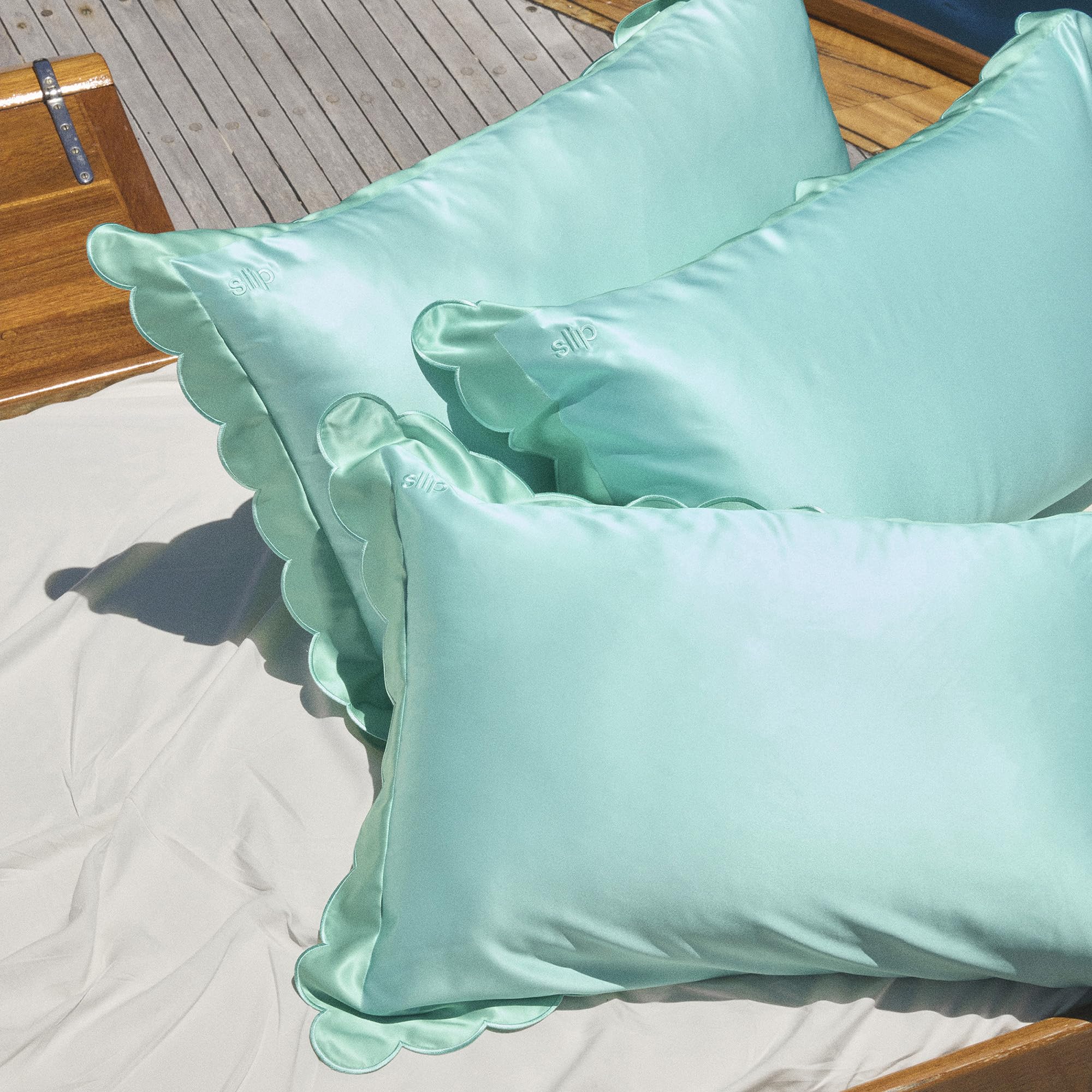 Pure Silk Pillow Case with Scalloped Edge - 100% Pure 22 Momme Mulberry Silk - Queen Size Standard Pillow Case - Anti-Aging, Anti-BedHead, Anti-Sleep Crease, Sunshade (20" x 30")