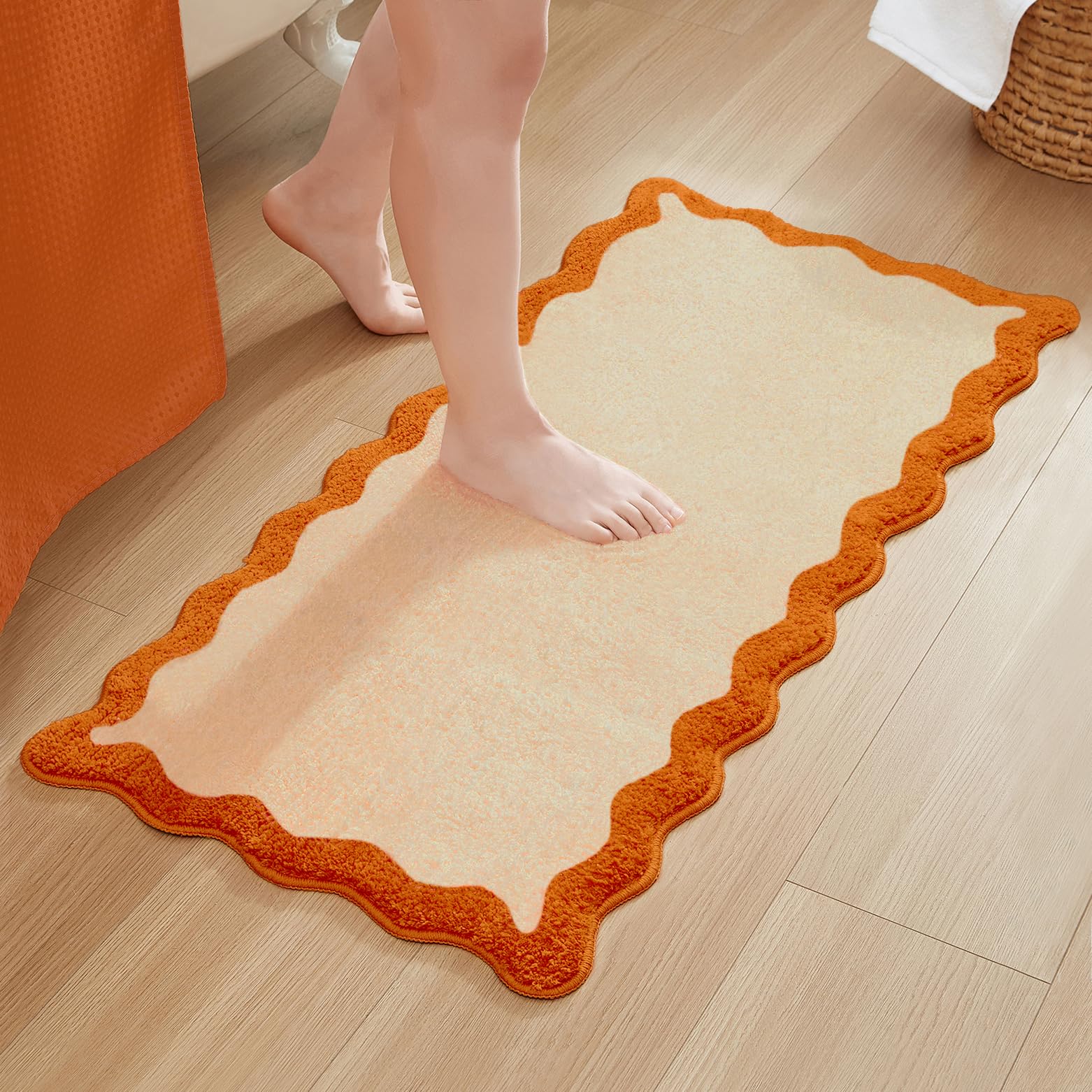 Wavy Bath Mat with Scalloped Ripple Design, Microfiber Absorbent Non Slip Tufted Rug