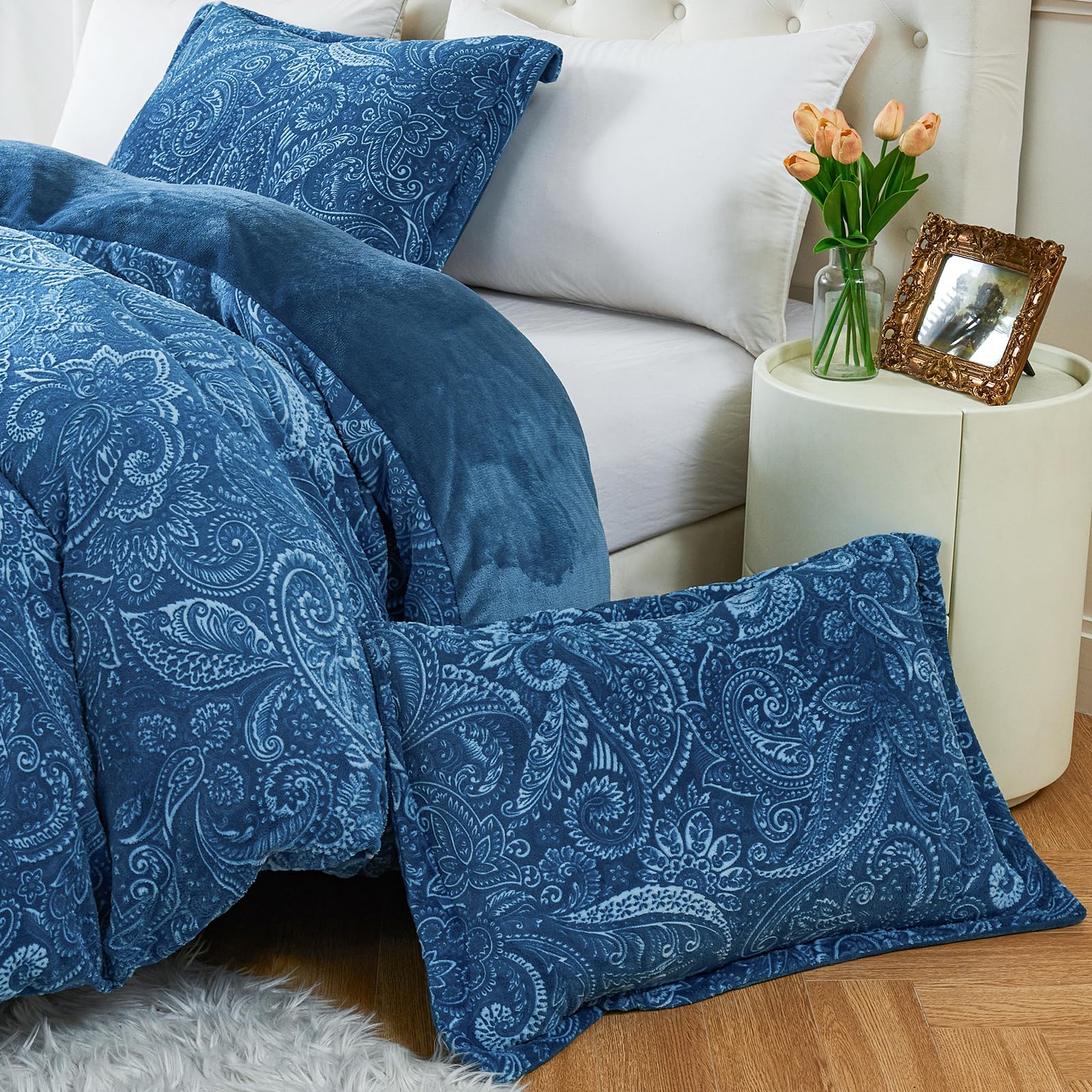 Faux Fur Pillow Cases Set of 2, Luxury Ultra Soft Fuzzy Pillowcases, Fluffy Plush Velvet Pillow Covers with Zipper, Cozy Warmth and No Shedding