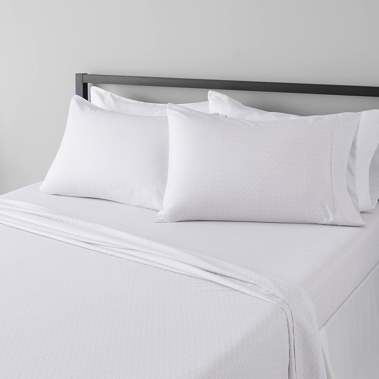 Lightweight Super Soft Easy Care Wrinkle Free Microfiber 3 Piece Bed Sheet Set with 14-Inch Deep Pockets Bedding