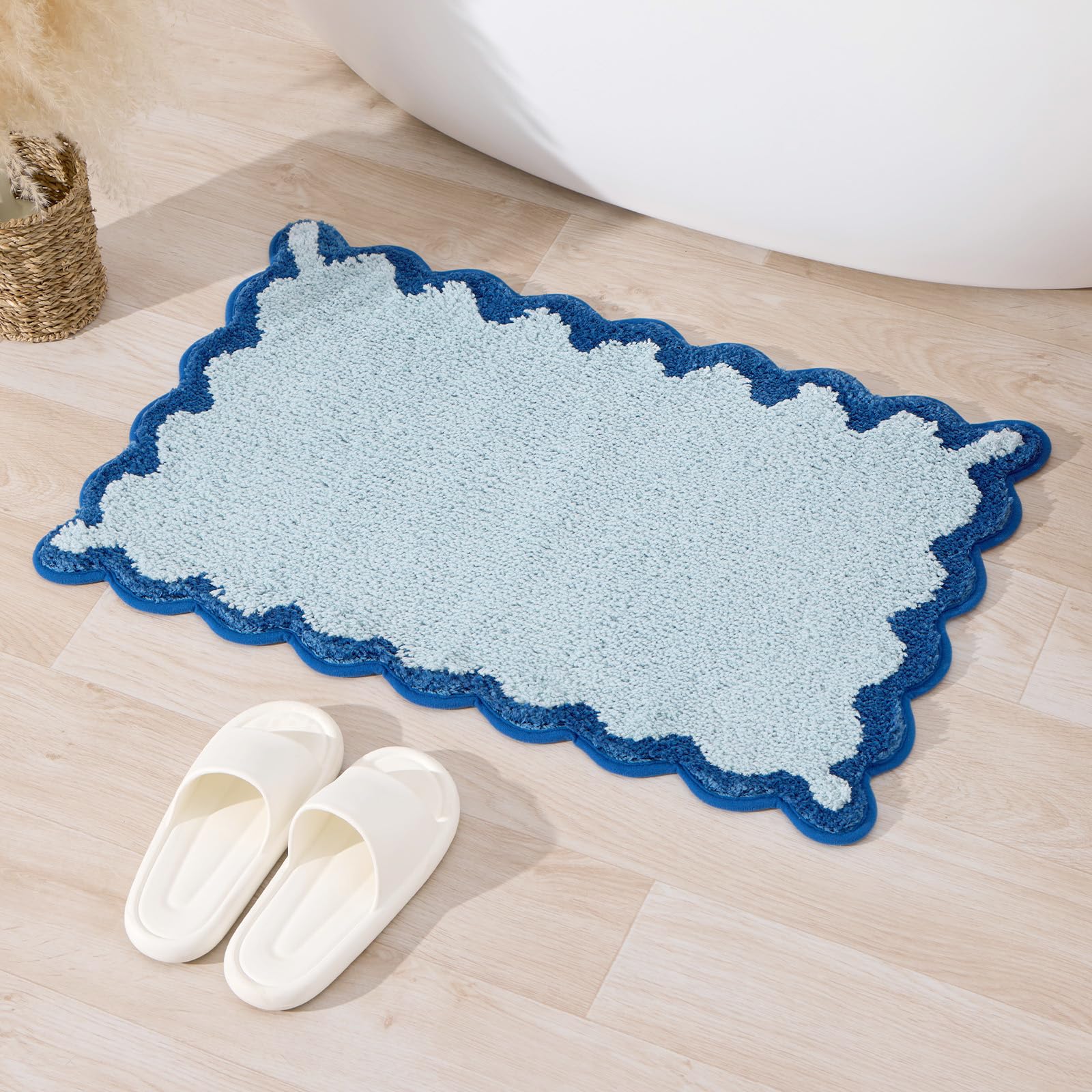 Cute Scalloped Bath Mat, Fun Plush Microfiber Scallop Bathroom Rugs Non Slip Washable Quick Dry Absorbent