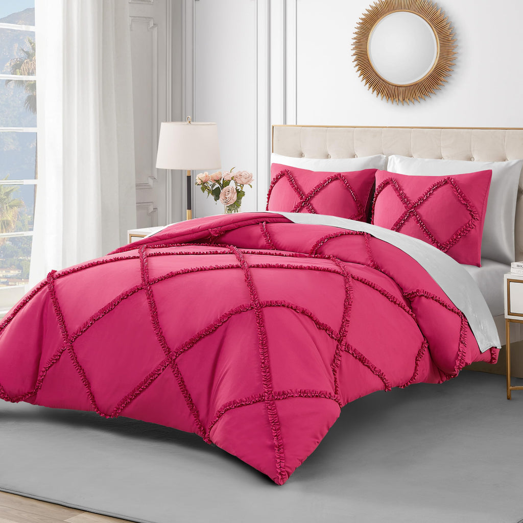 Juicy Couture Diamond Queen Comforter Set - Ruffle 3-Piece Machine Washable Reversible Bedding Comforter Set