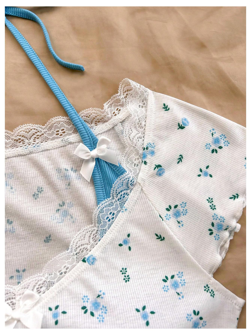 Women's Contrast Lace Halter Neck Lettuce Trim Casual Crop Tee Tops