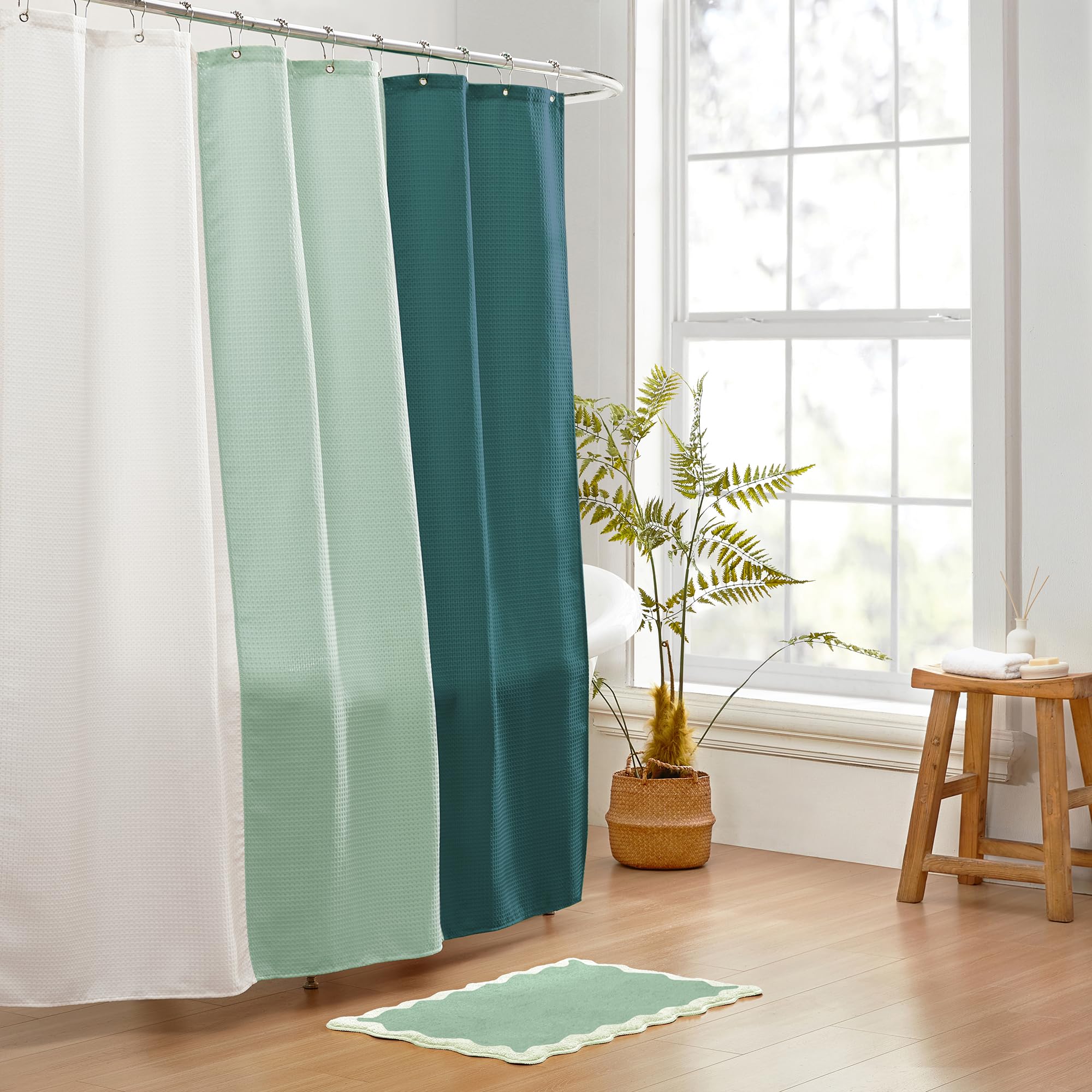 Wavy Bath Mat with Scalloped Ripple Design, Microfiber Absorbent Non Slip Tufted Rug