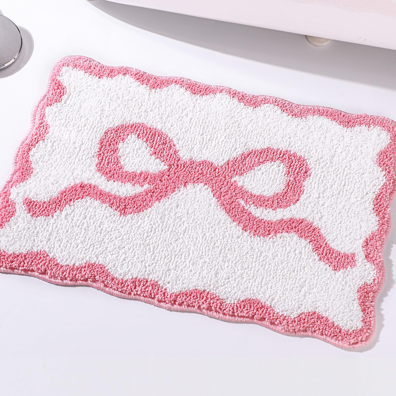 Scalloped Bow Bathroom Mat Non Slip Coquette Bow Rug Cute Aesthetic Scallop Carpet Preppy Room Decor Microfiber Absorbent Bath Rug for Bathroom Bathtub Shower Bedroom(Black,16" X 24")