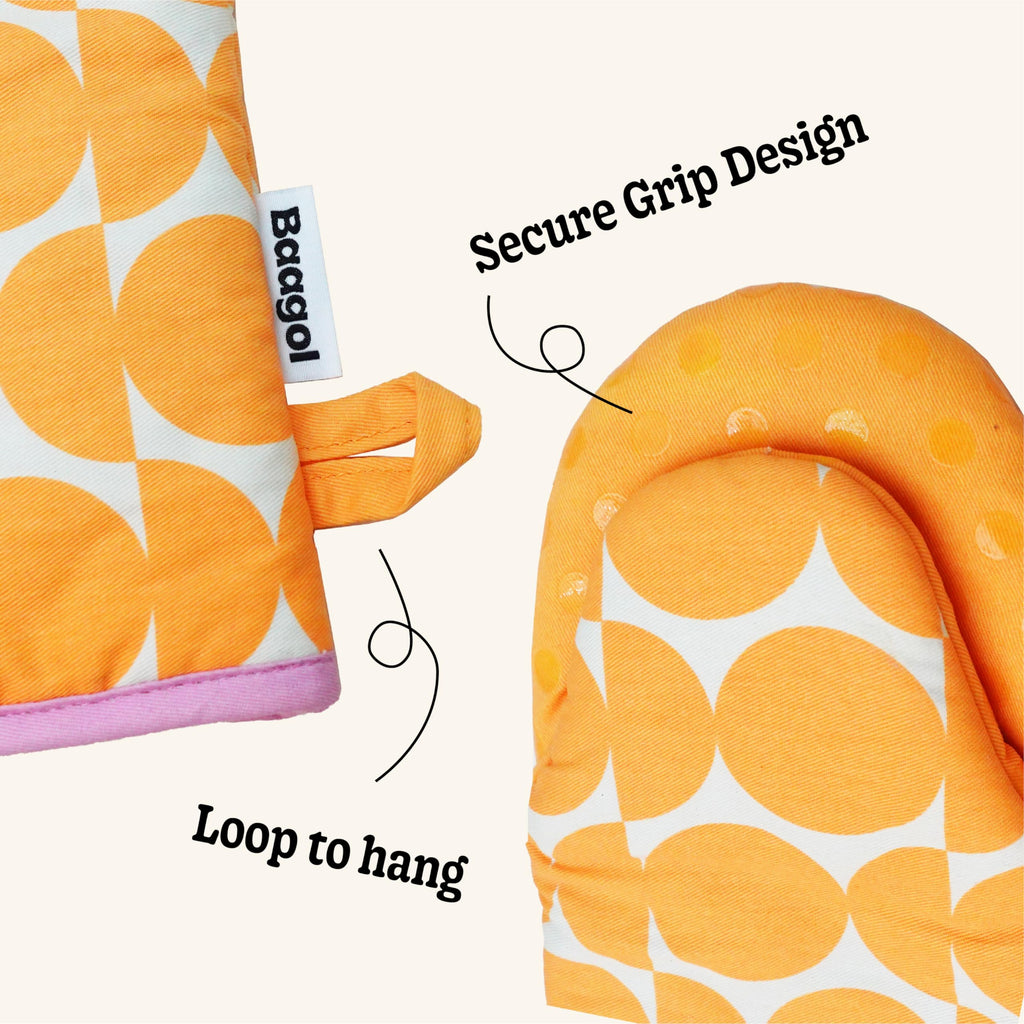 Modern and Cute Cotton Kitchen Mittens with Non-Slip Silicone Grips and Hanging Loops