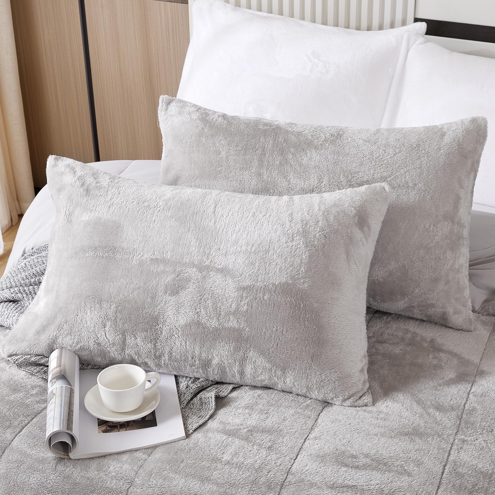 Faux Fur Pillow Cases Set of 2, Luxury Ultra Soft Fuzzy Pillowcases, Fluffy Plush Velvet Pillow Covers with Zipper, Cozy Warmth and No Shedding