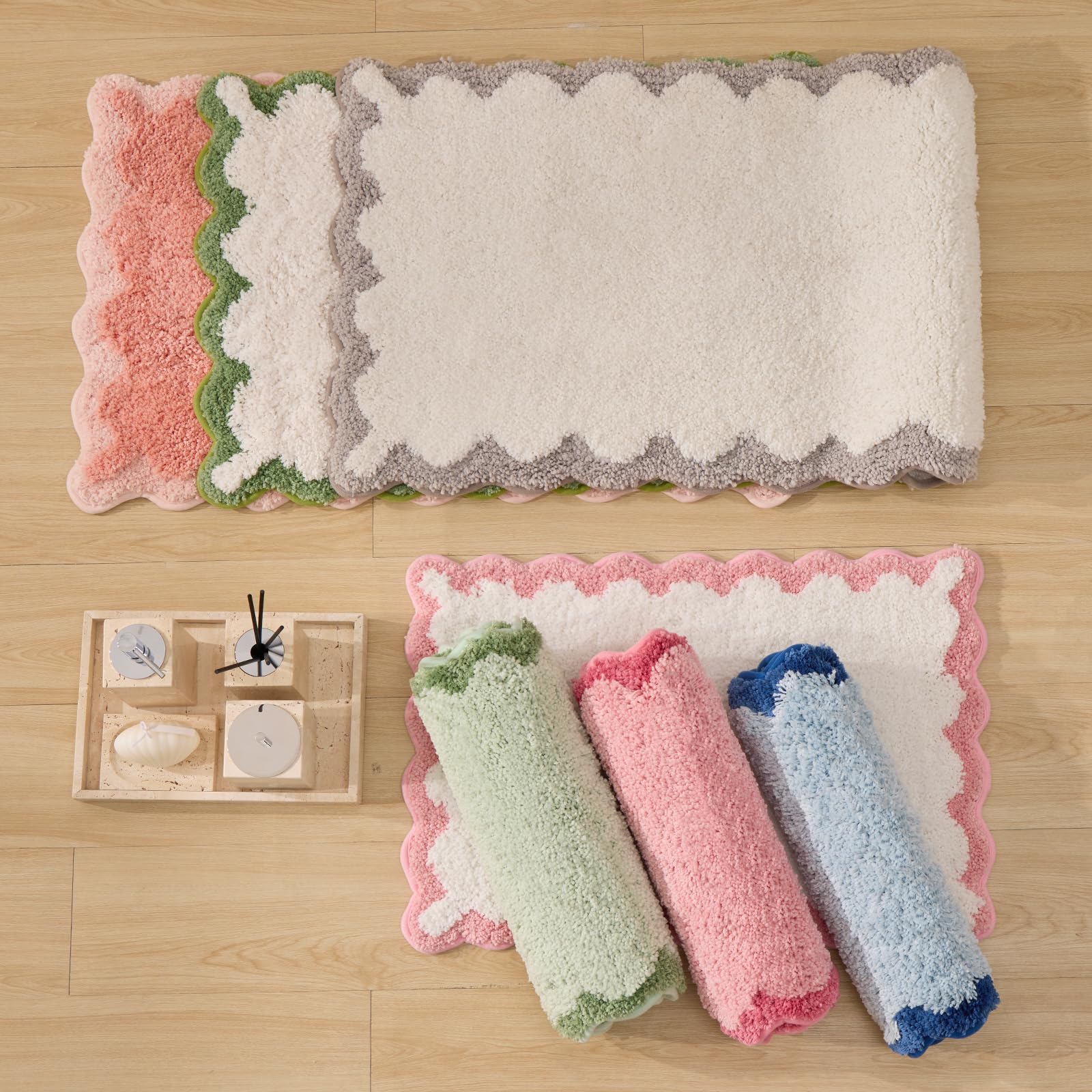 Cute Scalloped Bath Mat, Fun Plush Microfiber Scallop Bathroom Rugs Non Slip Washable Quick Dry Absorbent