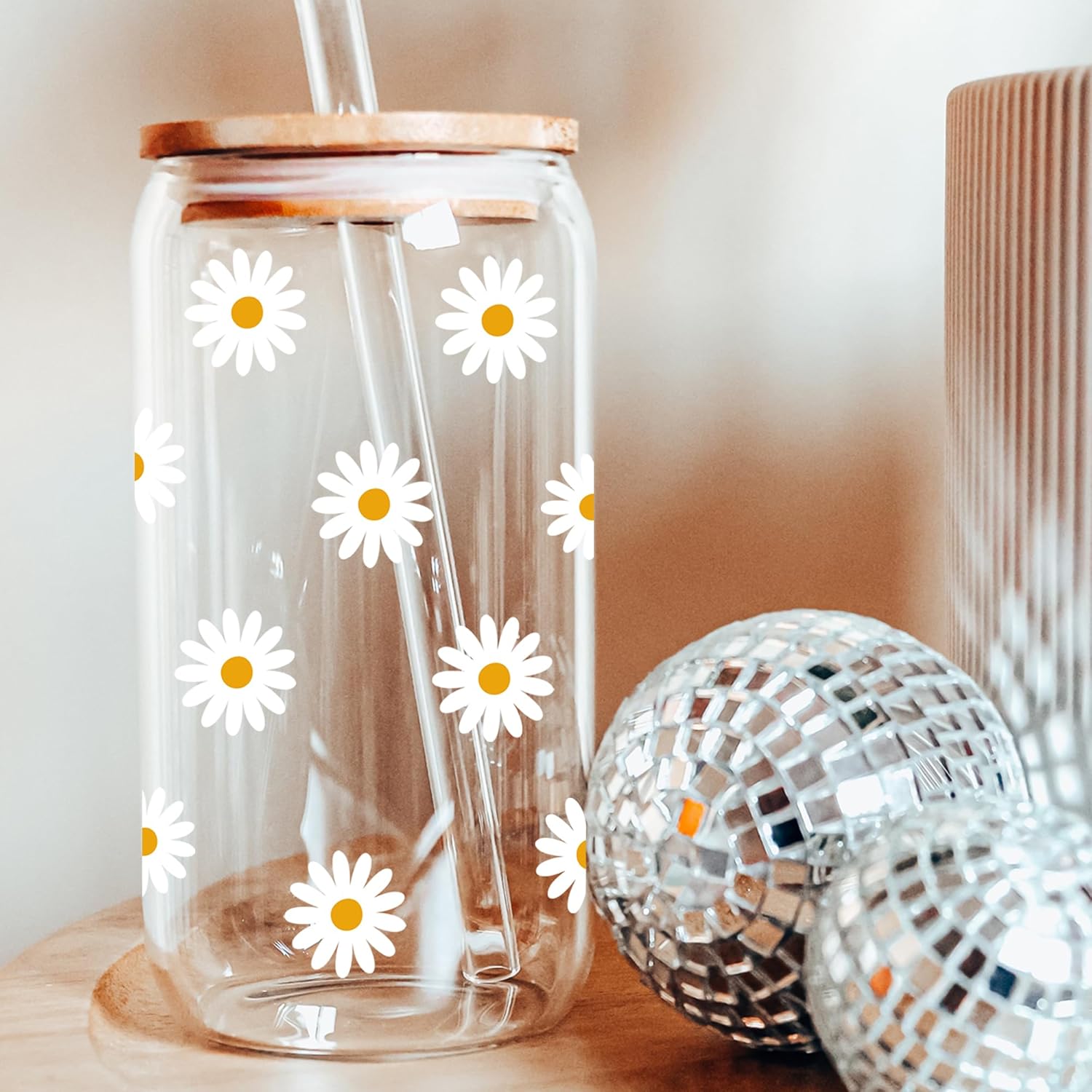 Cute Glass Cups with Lids and Straws, Daisy Design Iced Coffee Cup, Aesthetic Mug Tumbler