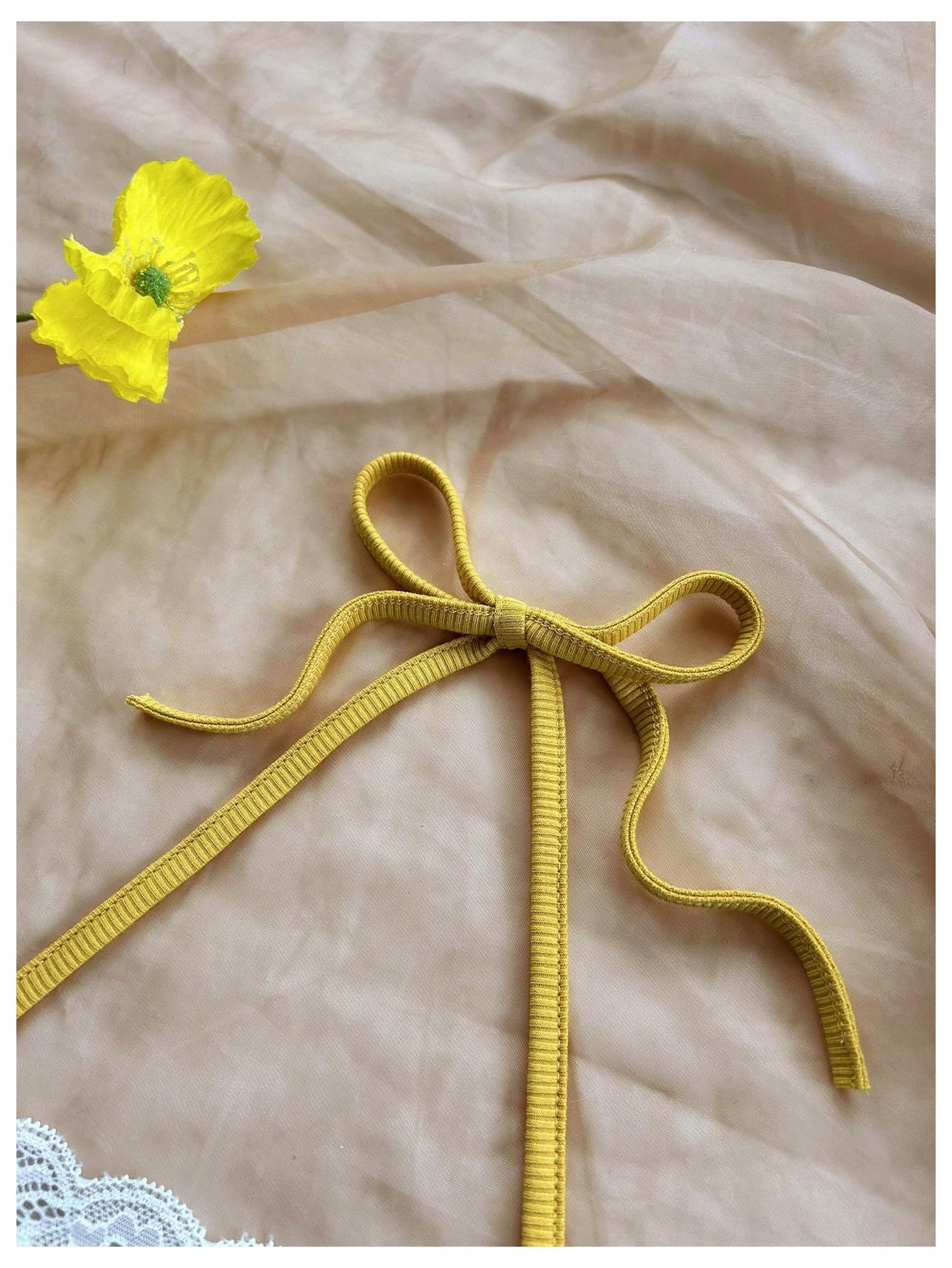 Women's Contrast Lace Halter Neck Lettuce Trim Casual Crop Tee Tops