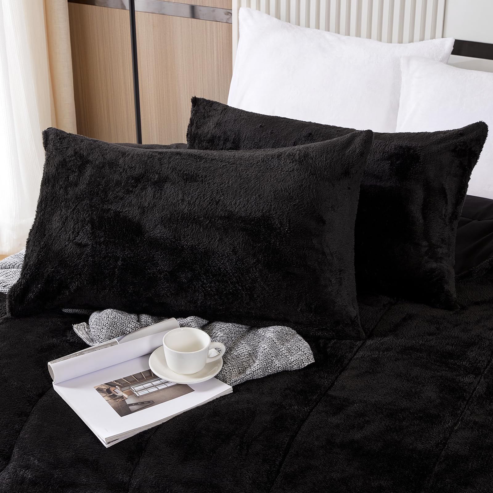 Faux Fur Pillow Cases Set of 2, Luxury Ultra Soft Fuzzy Pillowcases, Fluffy Plush Velvet Pillow Covers with Zipper, Cozy Warmth and No Shedding