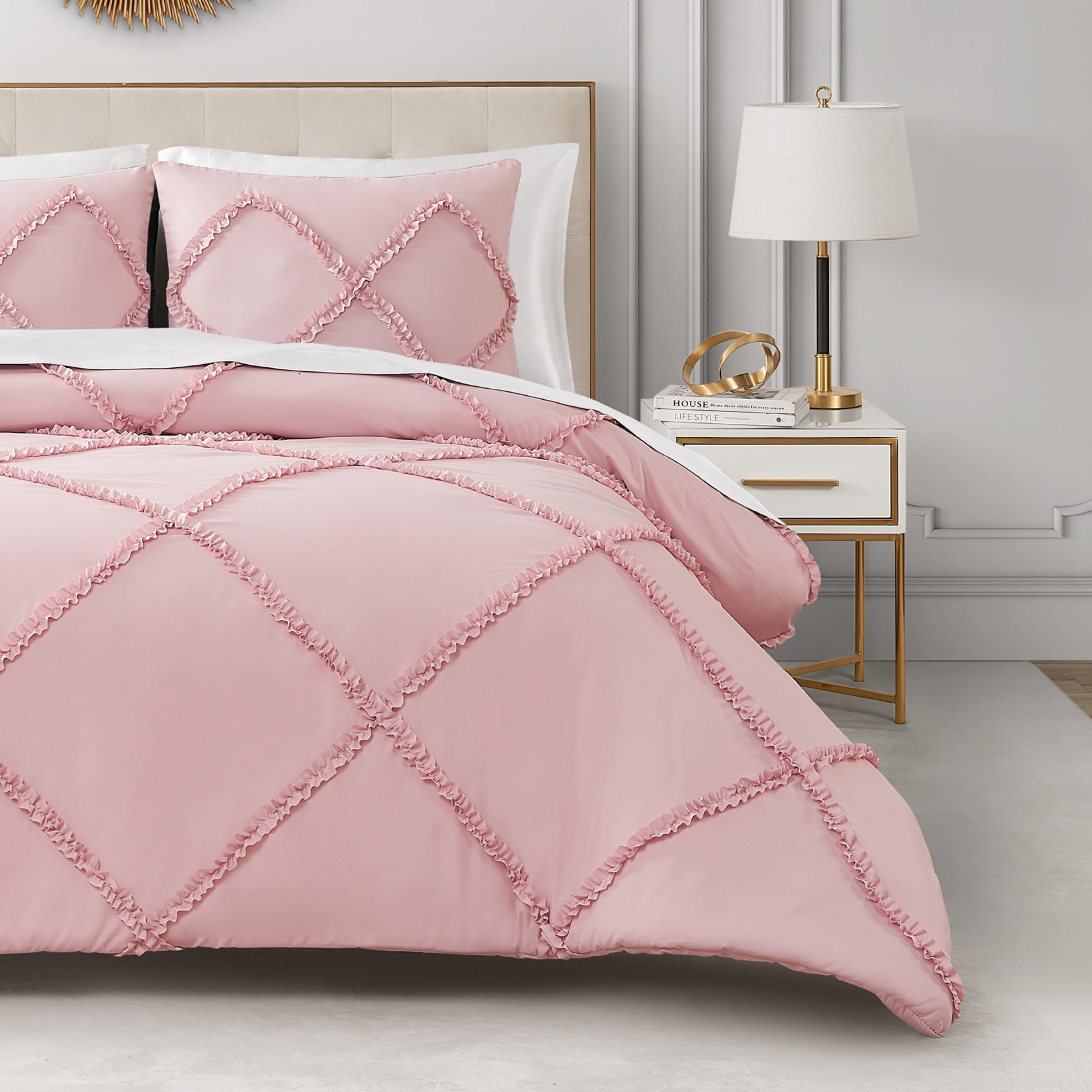 Juicy Couture Diamond Queen Comforter Set - Ruffle 3-Piece Machine Washable Reversible Bedding Comforter Set