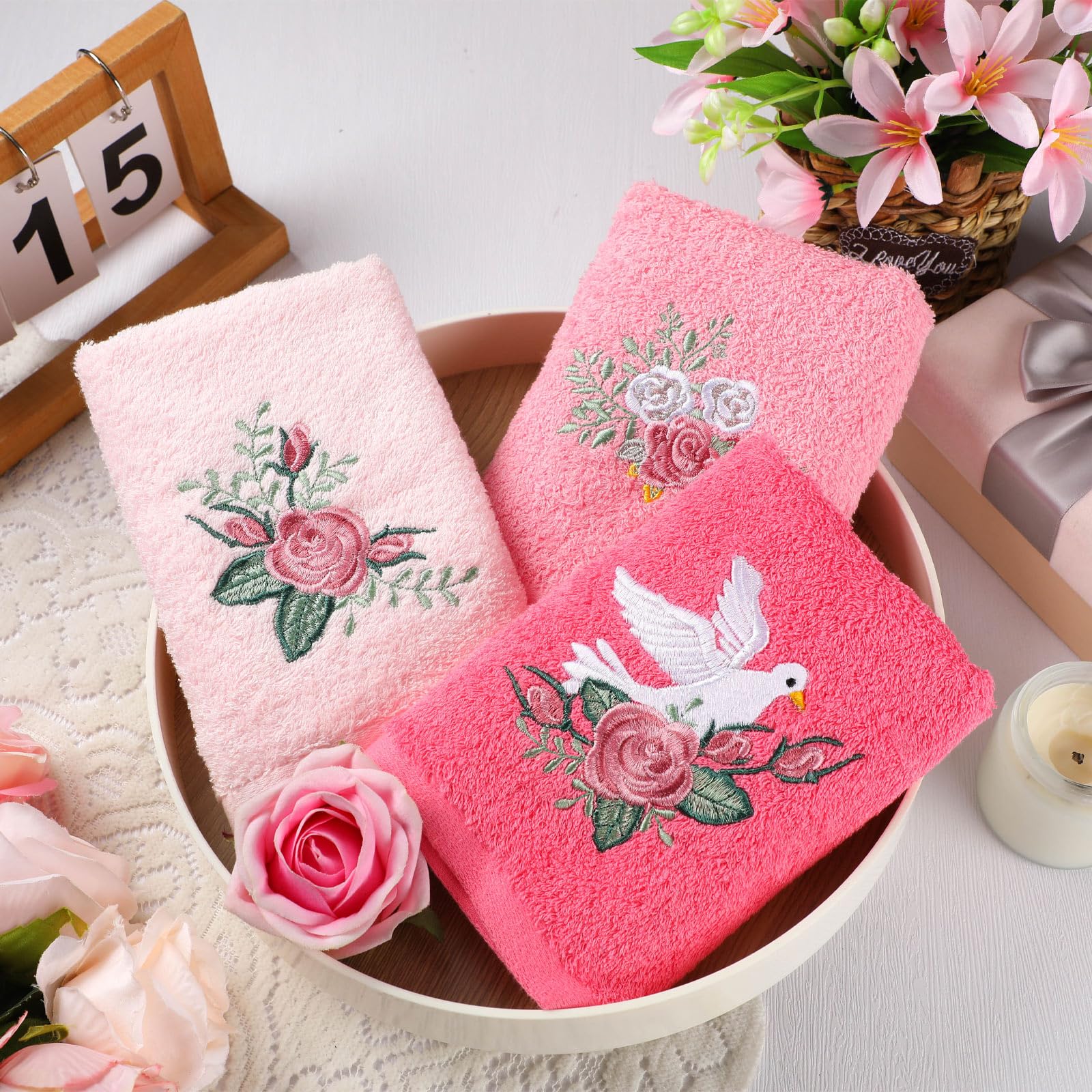 Rose Floral Hand Towels Farmhouse Pink Rose Bathroom Decor 14x29 Inch Embroidered Decorative Cute Summer Flowers Hand Towels Cotton Soft Absorbent Towels for Bathroom Kitchen