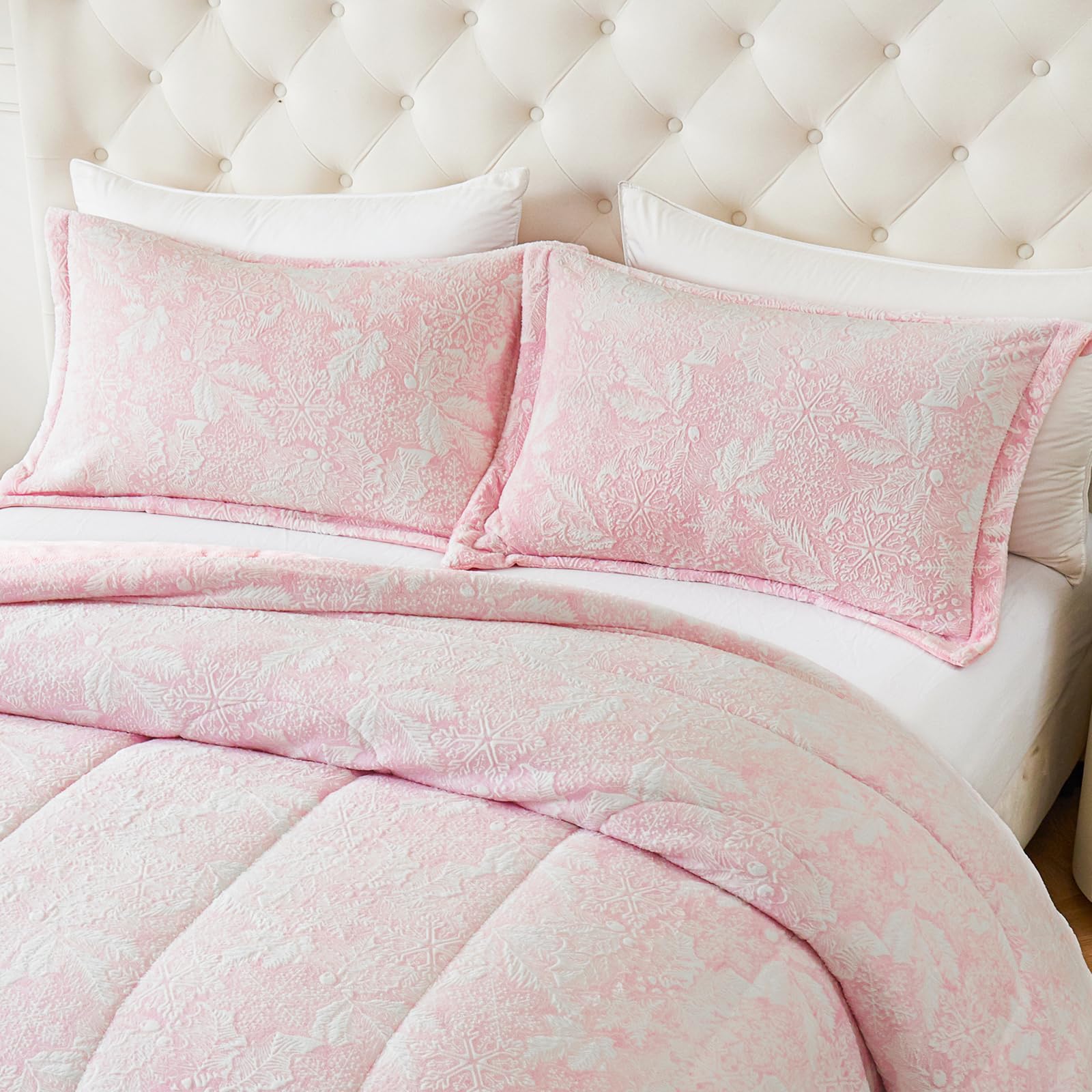 Faux Fur Pillow Cases Set of 2, Luxury Ultra Soft Fuzzy Pillowcases, Fluffy Plush Velvet Pillow Covers with Zipper, Cozy Warmth and No Shedding