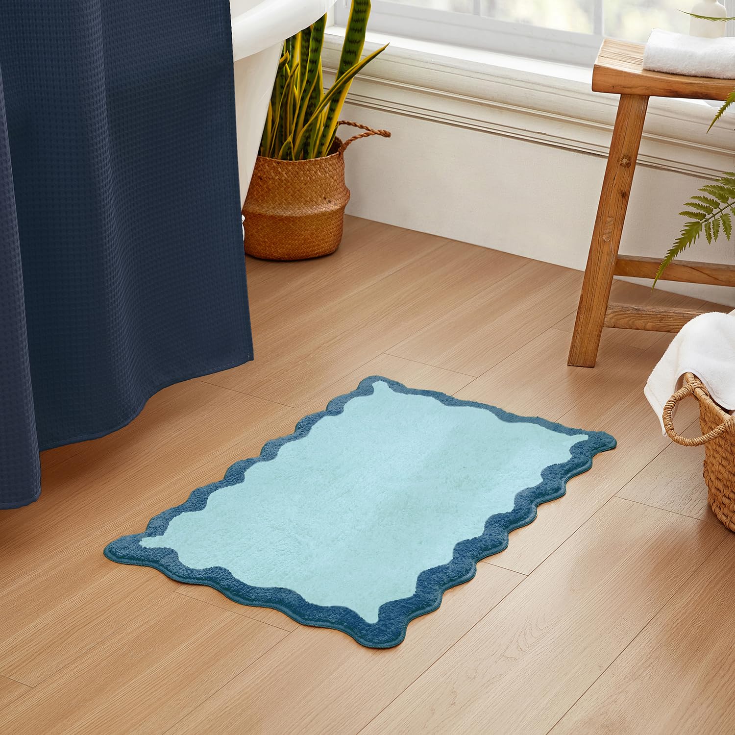 Wavy Bath Mat with Scalloped Ripple Design, Microfiber Absorbent Non Slip Tufted Rug