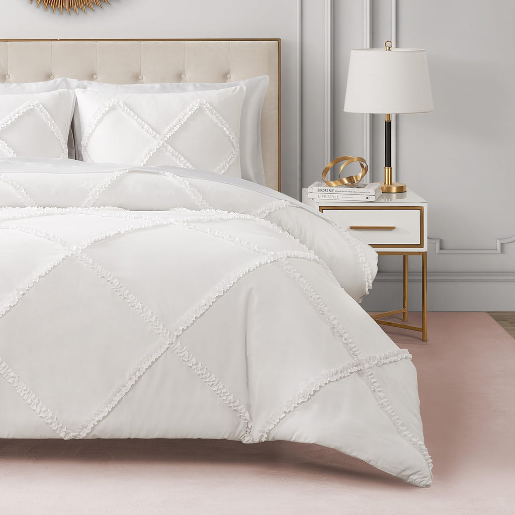 Juicy Couture Diamond Queen Comforter Set - Ruffle 3-Piece Machine Washable Reversible Bedding Comforter Set