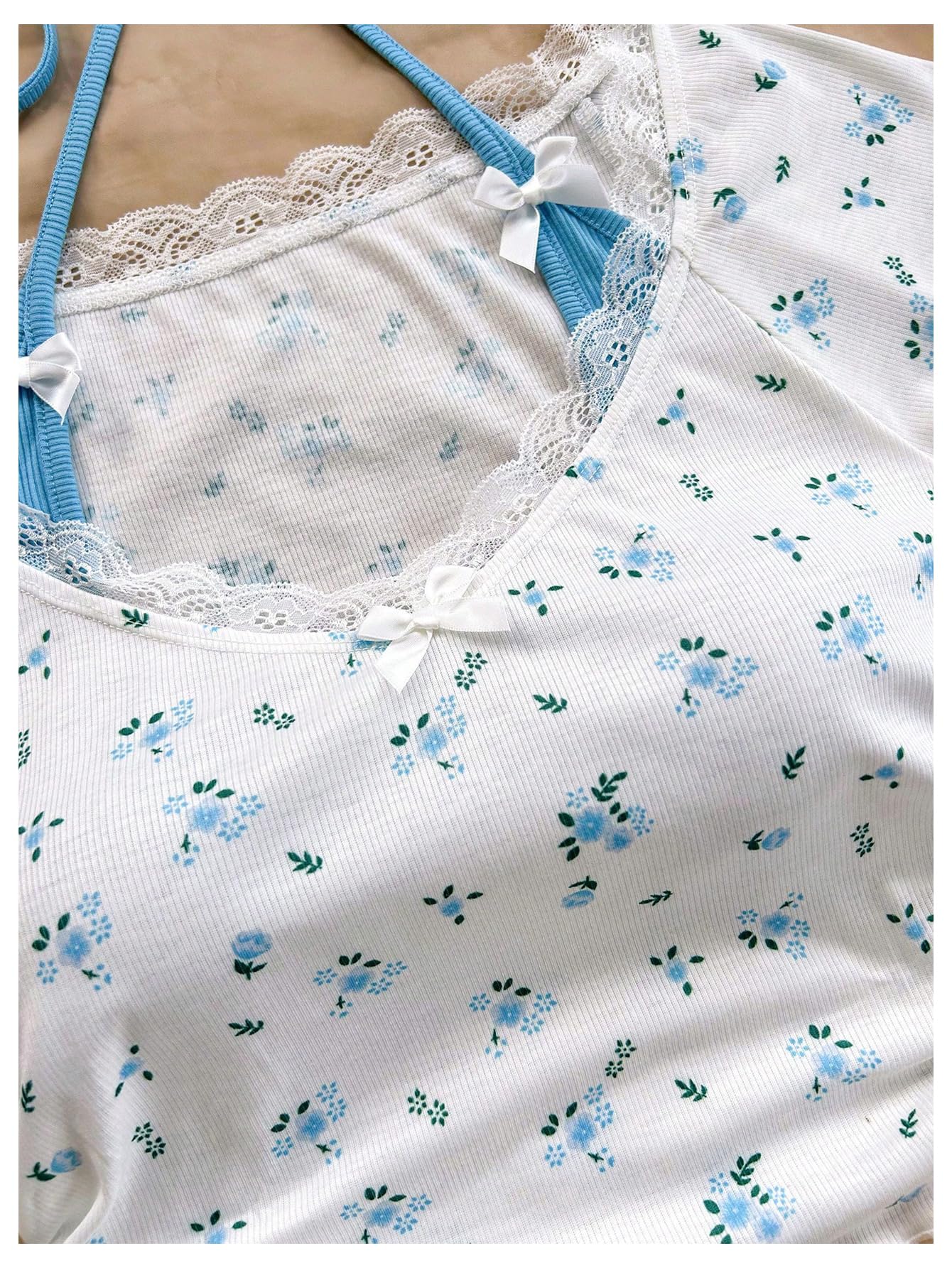 Women's Contrast Lace Halter Neck Lettuce Trim Casual Crop Tee Tops