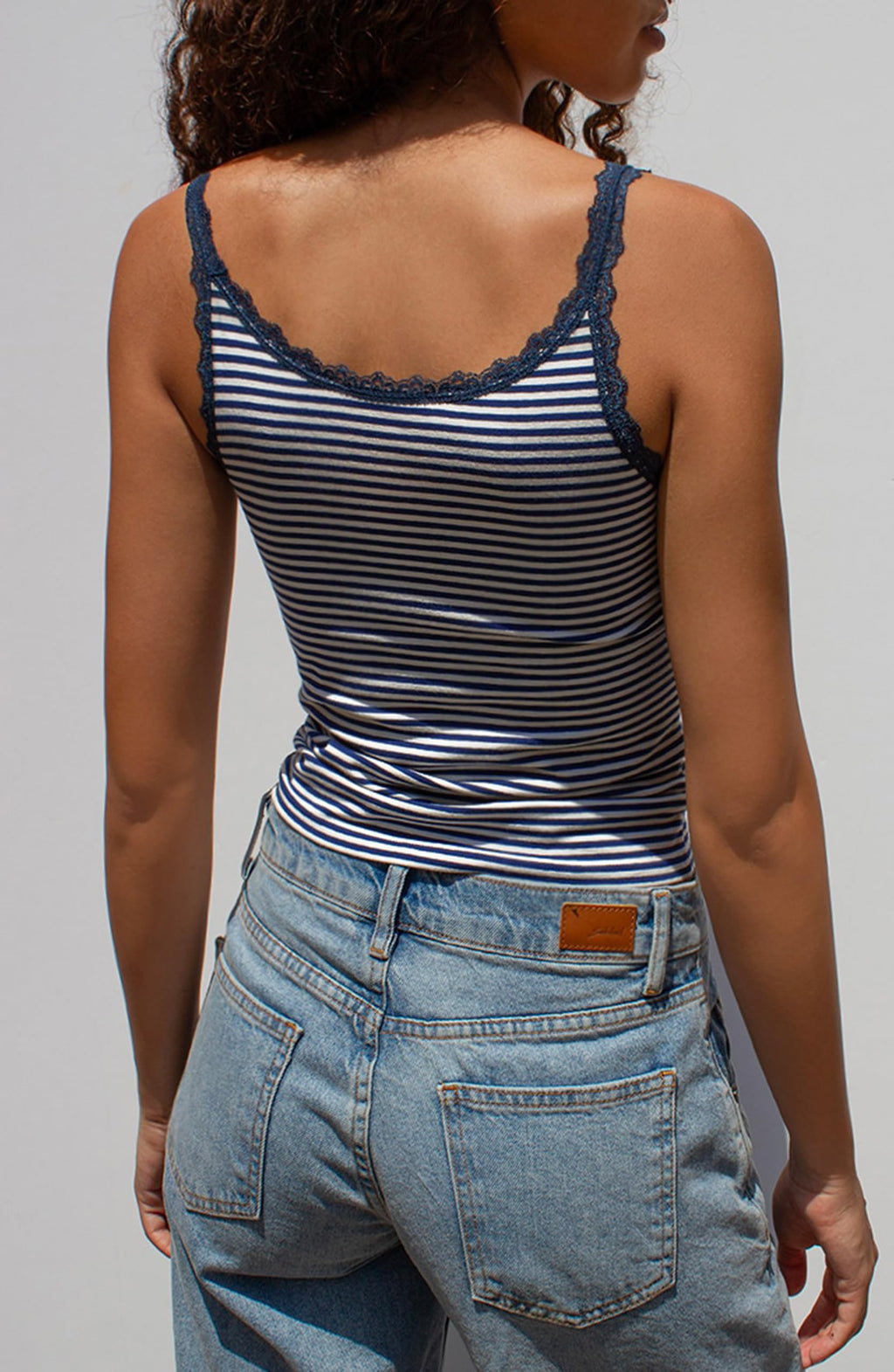 Cute Coquette Women Y2K Striped Camisole Tops Lace Patchwork Scoop Neck Spaghetti Strap Crop Tank Tops