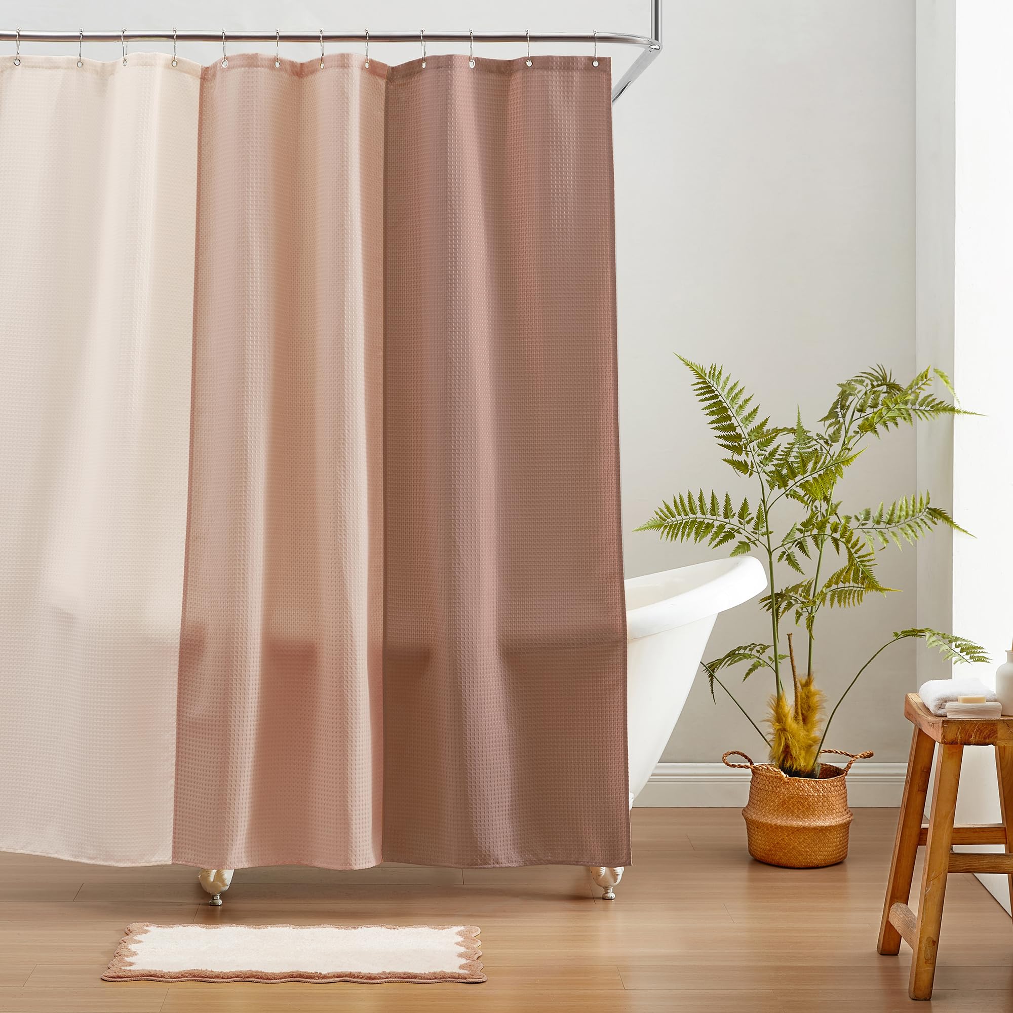 Wavy Bath Mat with Scalloped Ripple Design, Microfiber Absorbent Non Slip Tufted Rug