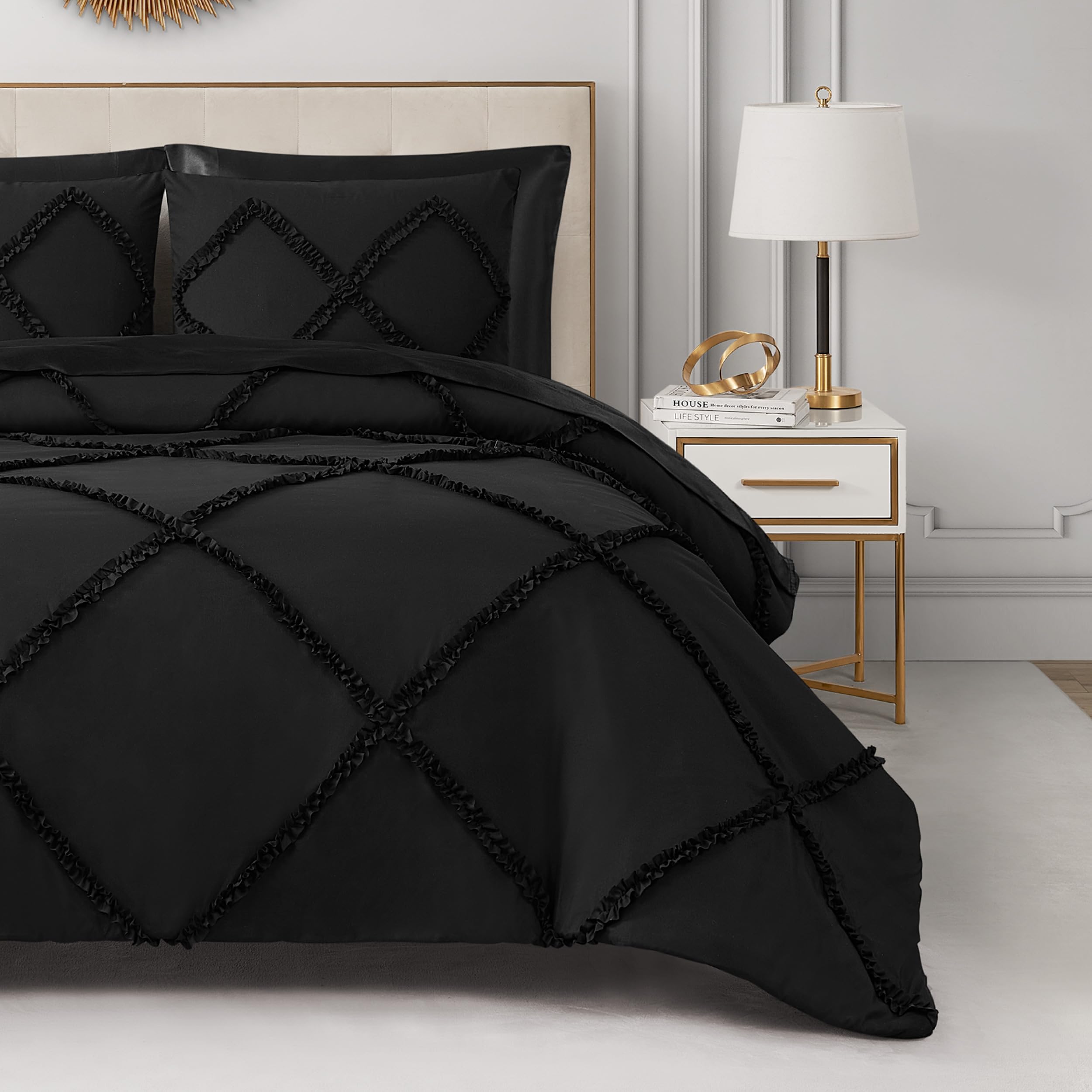 Juicy Couture Diamond Queen Comforter Set - Ruffle 3-Piece Machine Washable Reversible Bedding Comforter Set