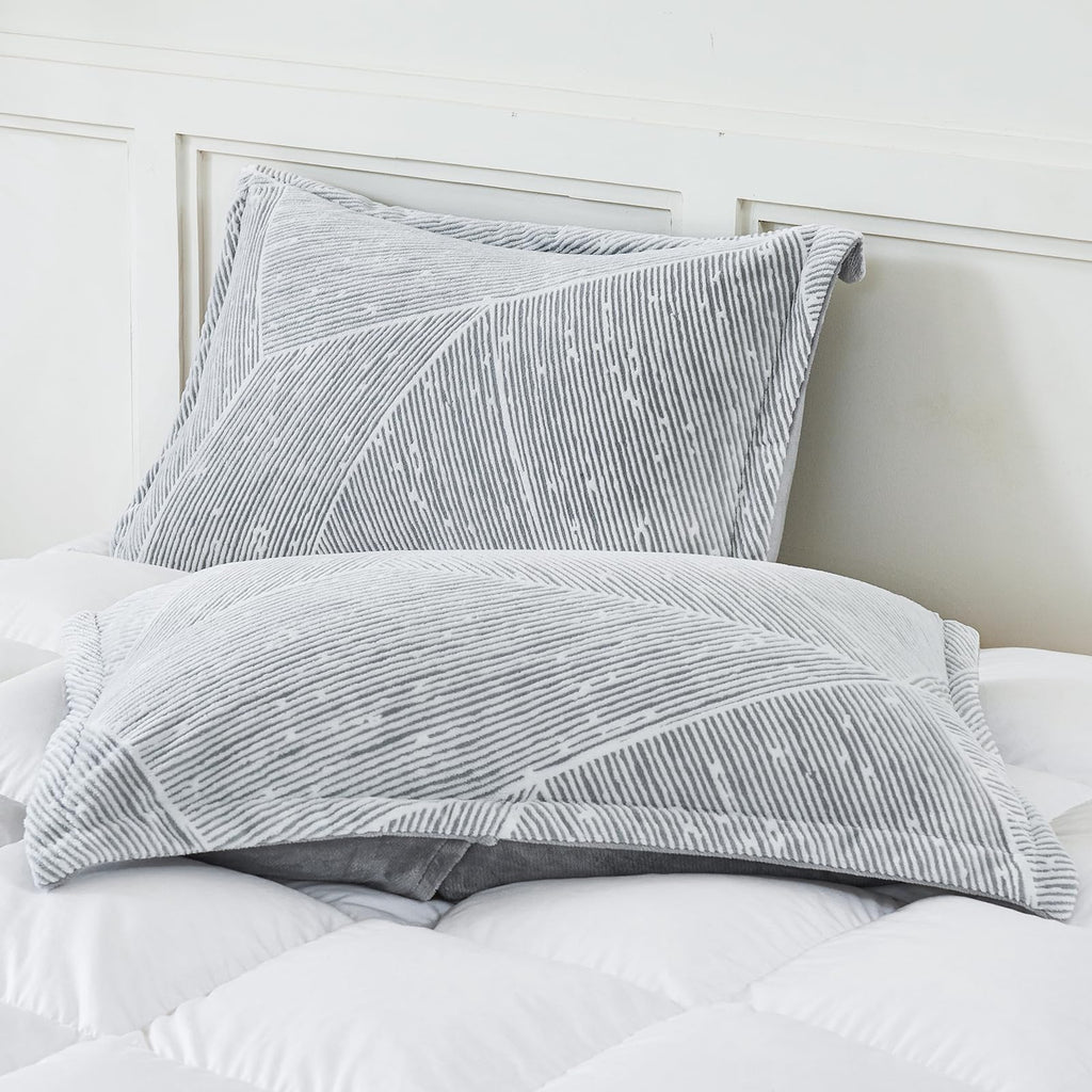 Faux Fur Pillow Cases Set of 2, Luxury Ultra Soft Fuzzy Pillowcases, Fluffy Plush Velvet Pillow Covers with Zipper, Cozy Warmth and No Shedding