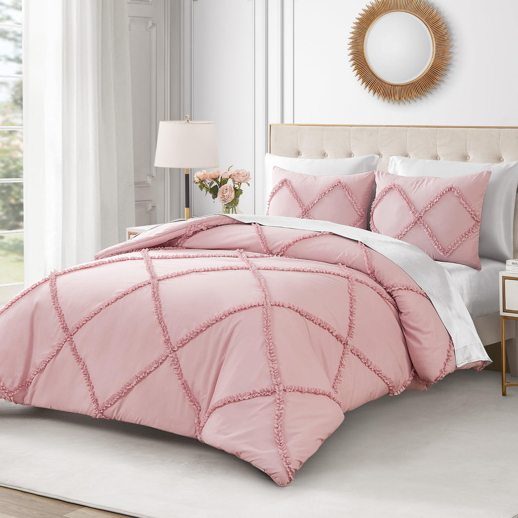 Juicy Couture Diamond Queen Comforter Set - Ruffle 3-Piece Machine Washable Reversible Bedding Comforter Set
