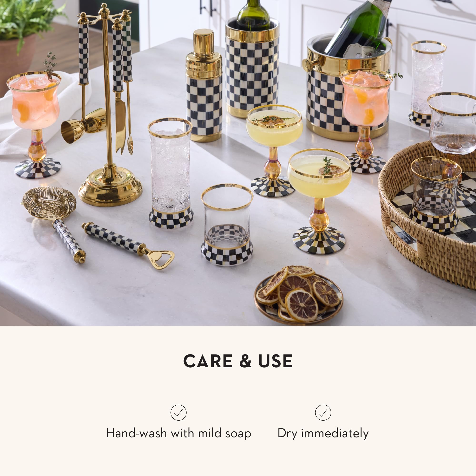 Cocktail Shaker, Stainless-Steel Shaker Cup with Lid, Bartender Equipment for Home, 20 Ounces