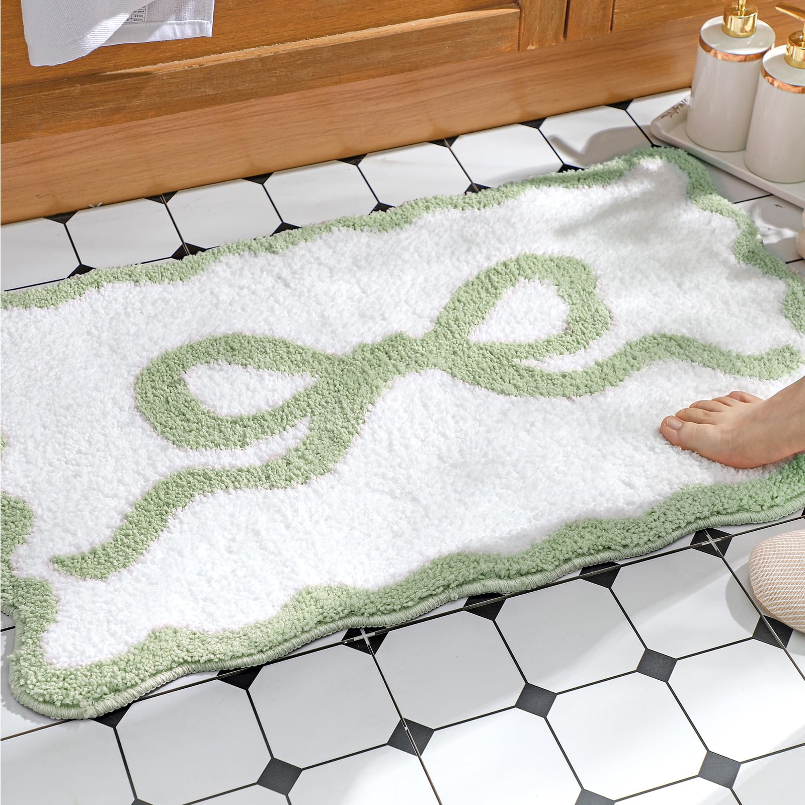 Scalloped Bow Bathroom Mat Non Slip Coquette Bow Rug Cute Aesthetic Scallop Carpet Preppy Room Decor Microfiber Absorbent Bath Rug for Bathroom Bathtub Shower Bedroom(Black,16" X 24")