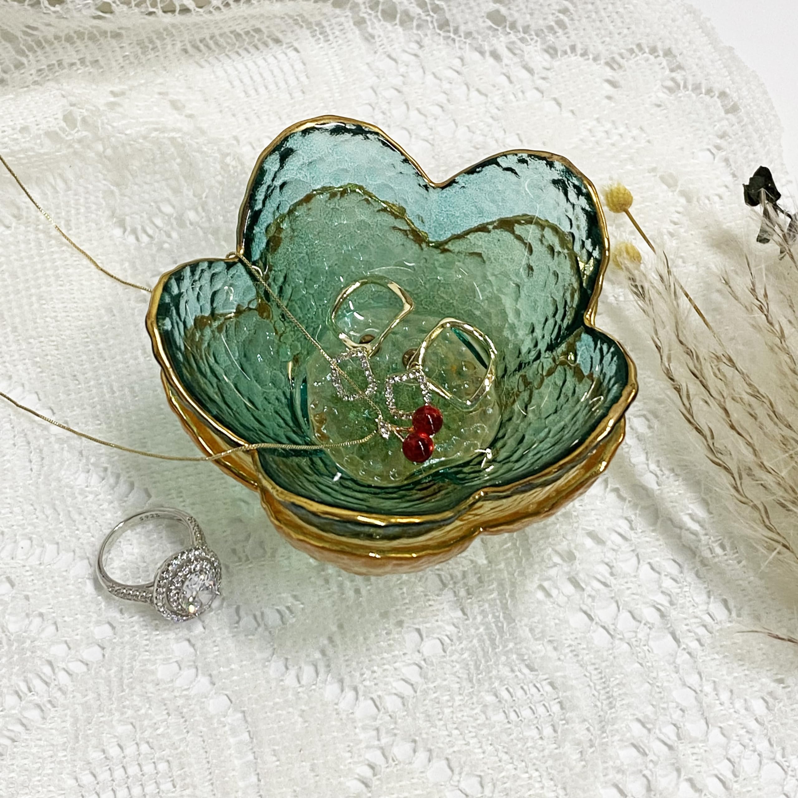 Flower Ring Dish Jewelry Tray, Decorative Glass Trinket Dish, Modern Accent Tray for Vanity Home Décor