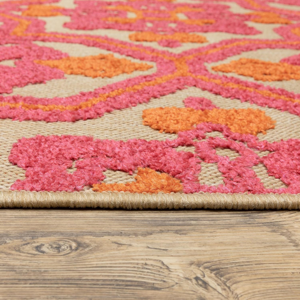 Sand/Pink Indoor-Outdoor Area Rug (5'3x7'6) - 5'3" x 7'6"
