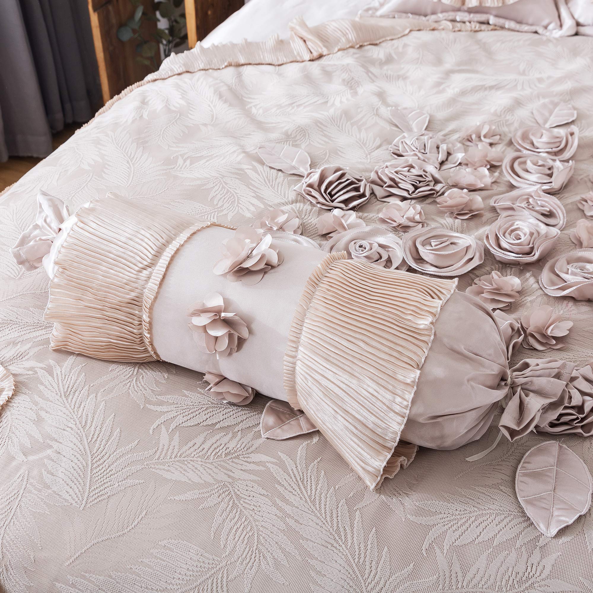 Floral Luxurious Comforter Set