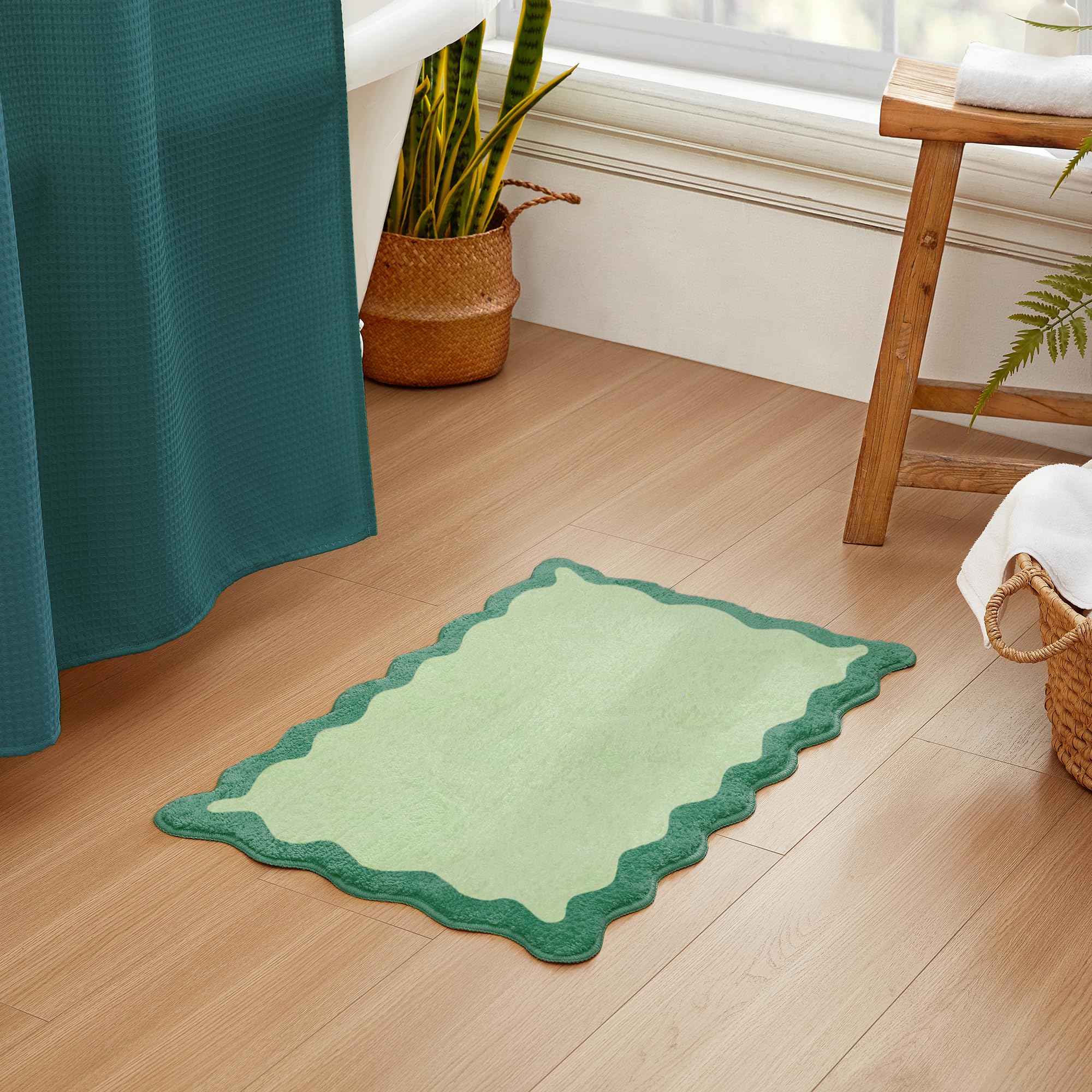 Wavy Bath Mat with Scalloped Ripple Design, Microfiber Absorbent Non Slip Tufted Rug