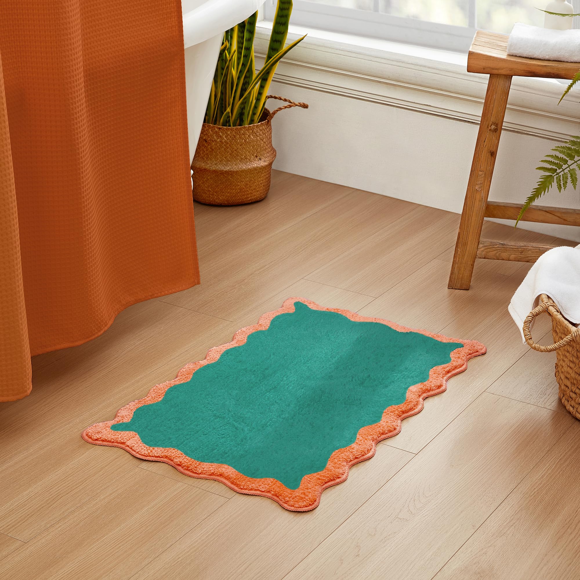 Wavy Bath Mat with Scalloped Ripple Design, Microfiber Absorbent Non Slip Tufted Rug