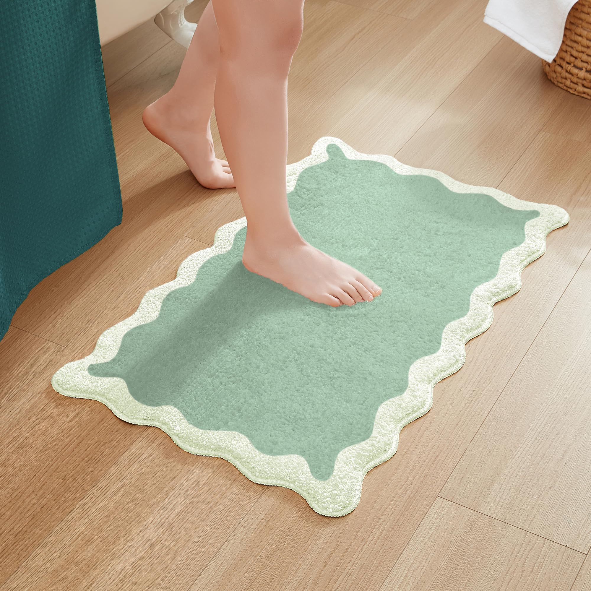 Wavy Bath Mat with Scalloped Ripple Design, Microfiber Absorbent Non Slip Tufted Rug