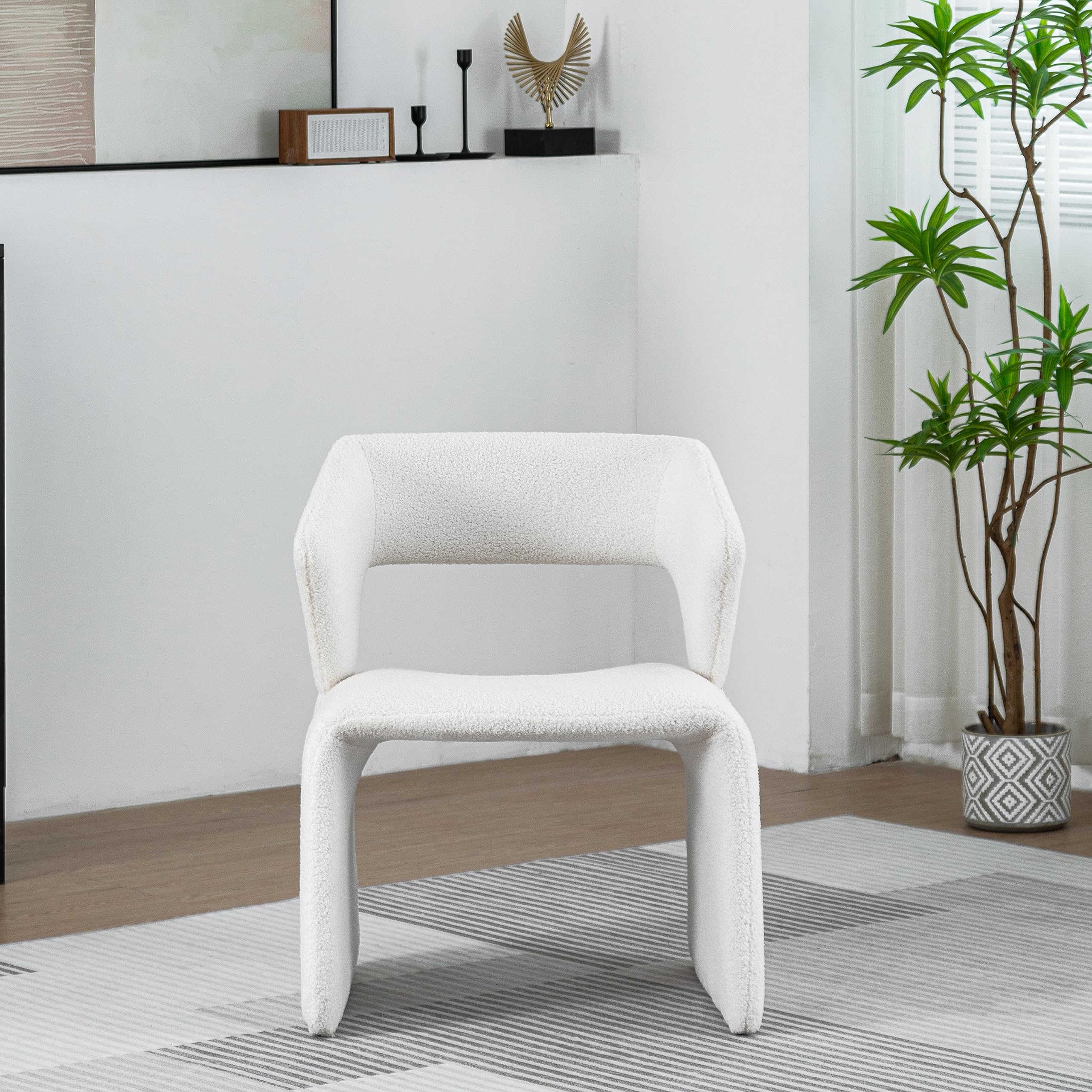 Modern Bouclé Sherpa Accent Chair â€?Comfy Tufted Lamb Fabric Armed Leisure Chair for Reading, Bedroom, Office, and Living Room