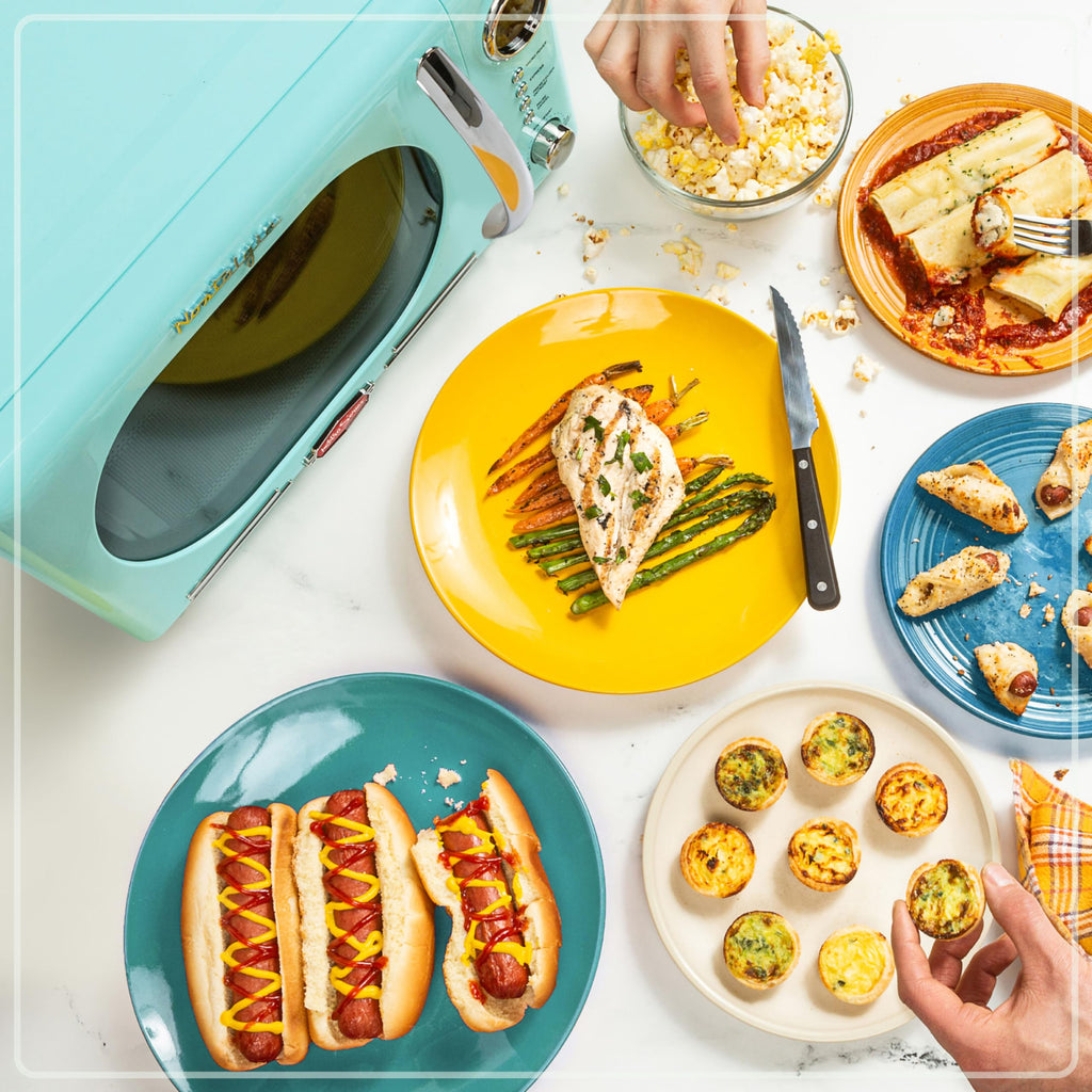 Nostalgia Retro Compact Countertop Microwave Oven 0.7 Cu. Ft. -700-Watts with LED Digital Display-Child Lock-Easy Clean Interior-Pink