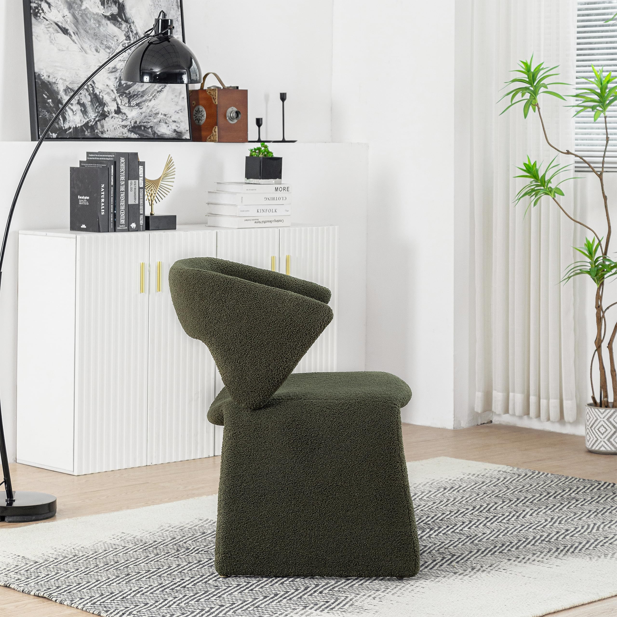 Modern Bouclé Sherpa Accent Chair â€?Comfy Tufted Lamb Fabric Armed Leisure Chair for Reading, Bedroom, Office, and Living Room