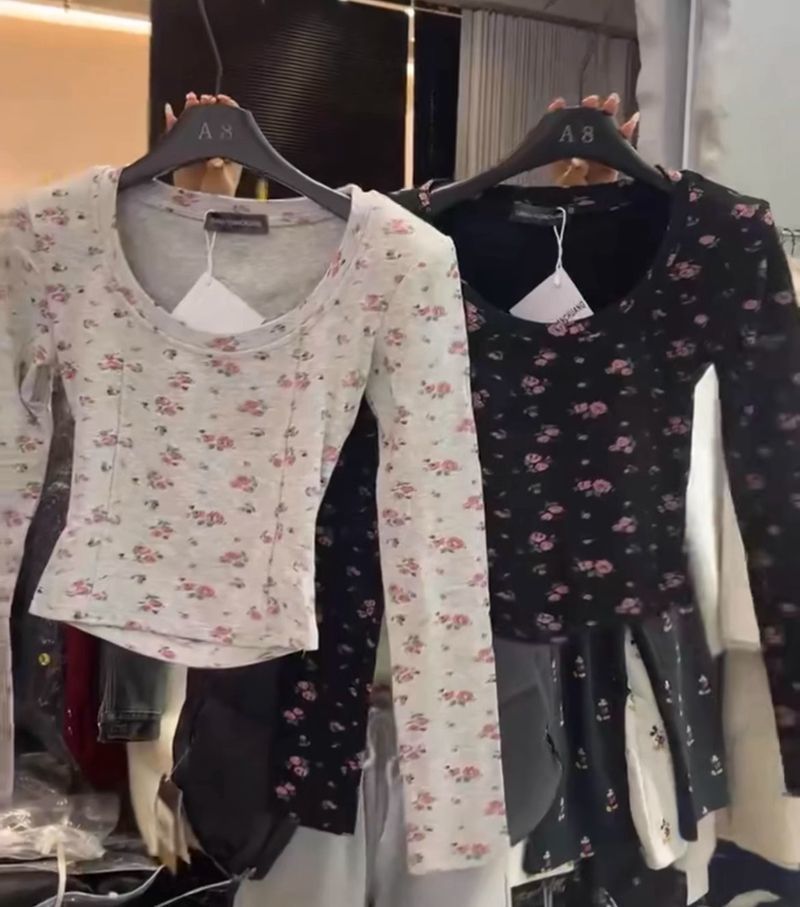 Women's U-neck Backless Floral T-shirt