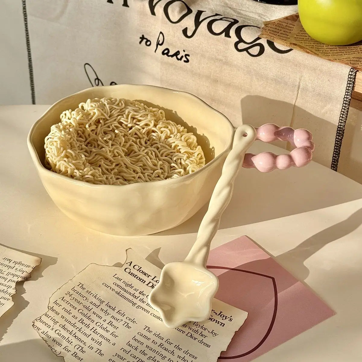 High Beauty Ceramic Instant Noodle Bowl with Pearl Handle Home Irregular Shape Cute Yogurt Bowls Fruit Dessert Tableware