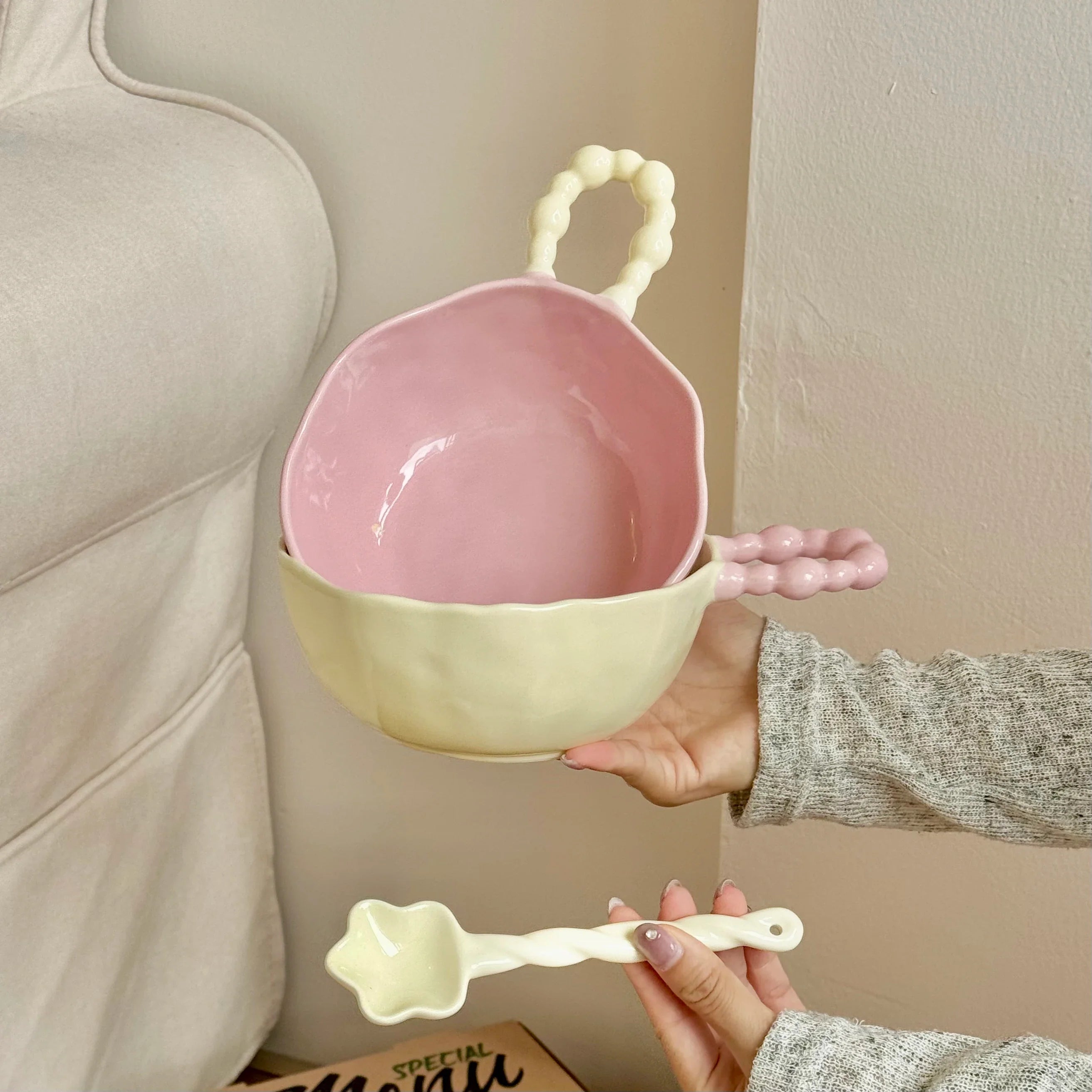 High Beauty Ceramic Instant Noodle Bowl with Pearl Handle Home Irregular Shape Cute Yogurt Bowls Fruit Dessert Tableware