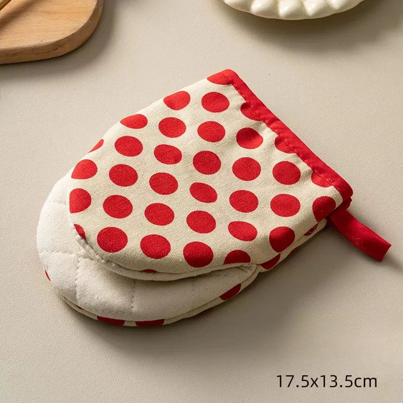 Style Polka Dot Heat-Resistant Oven Mitts for Home