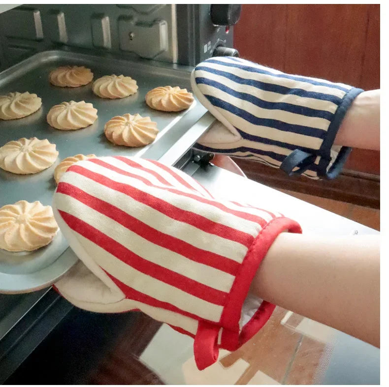 Style Polka Dot Heat-Resistant Oven Mitts for Home