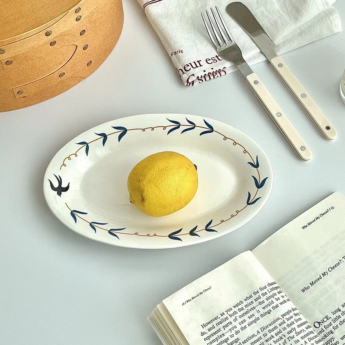 Gold Rim Leaf Pattern Round Serving Dishes Porcelain Kitchen Tableware